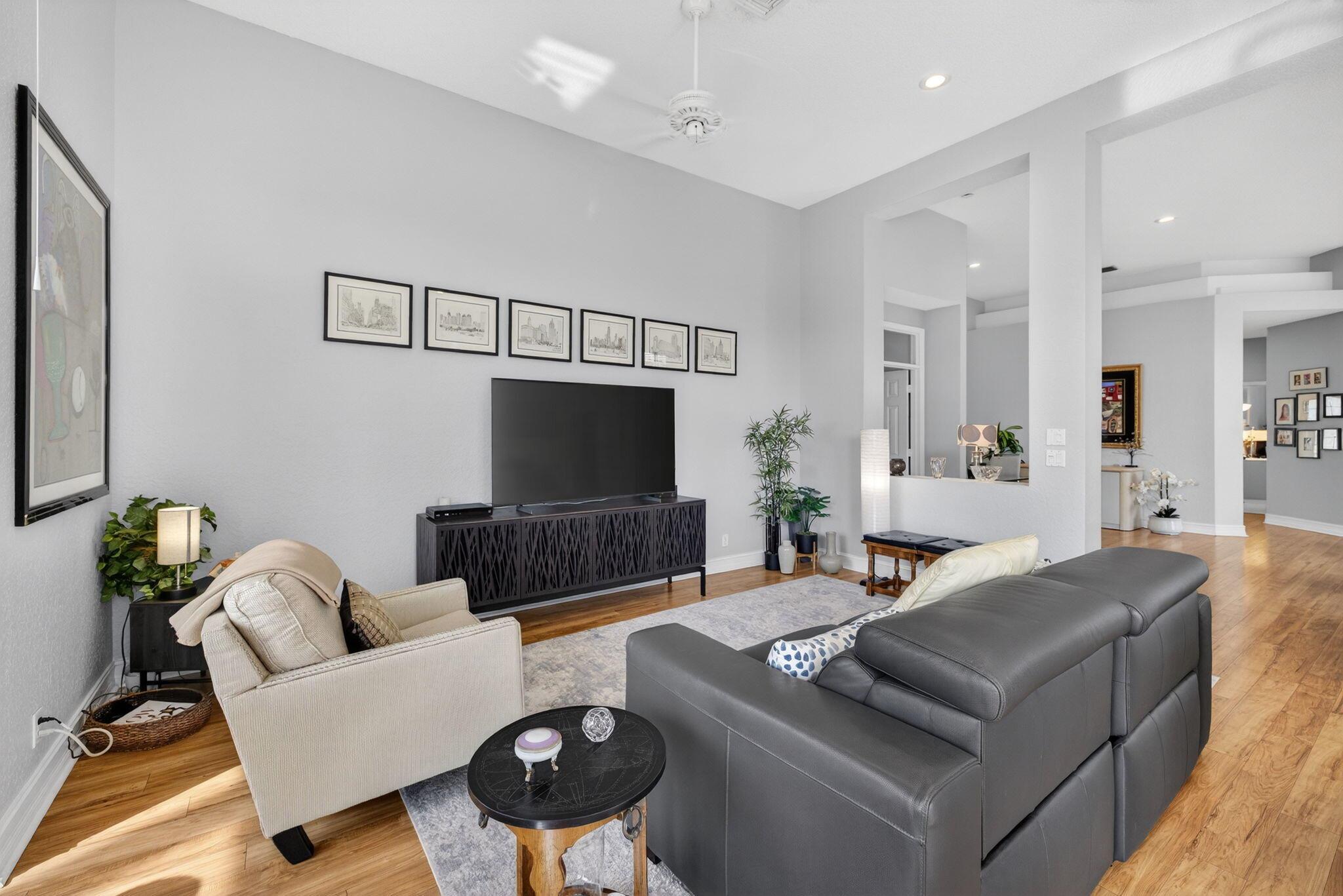 ABERDEEN /CARRINGTON LAKE - Residential