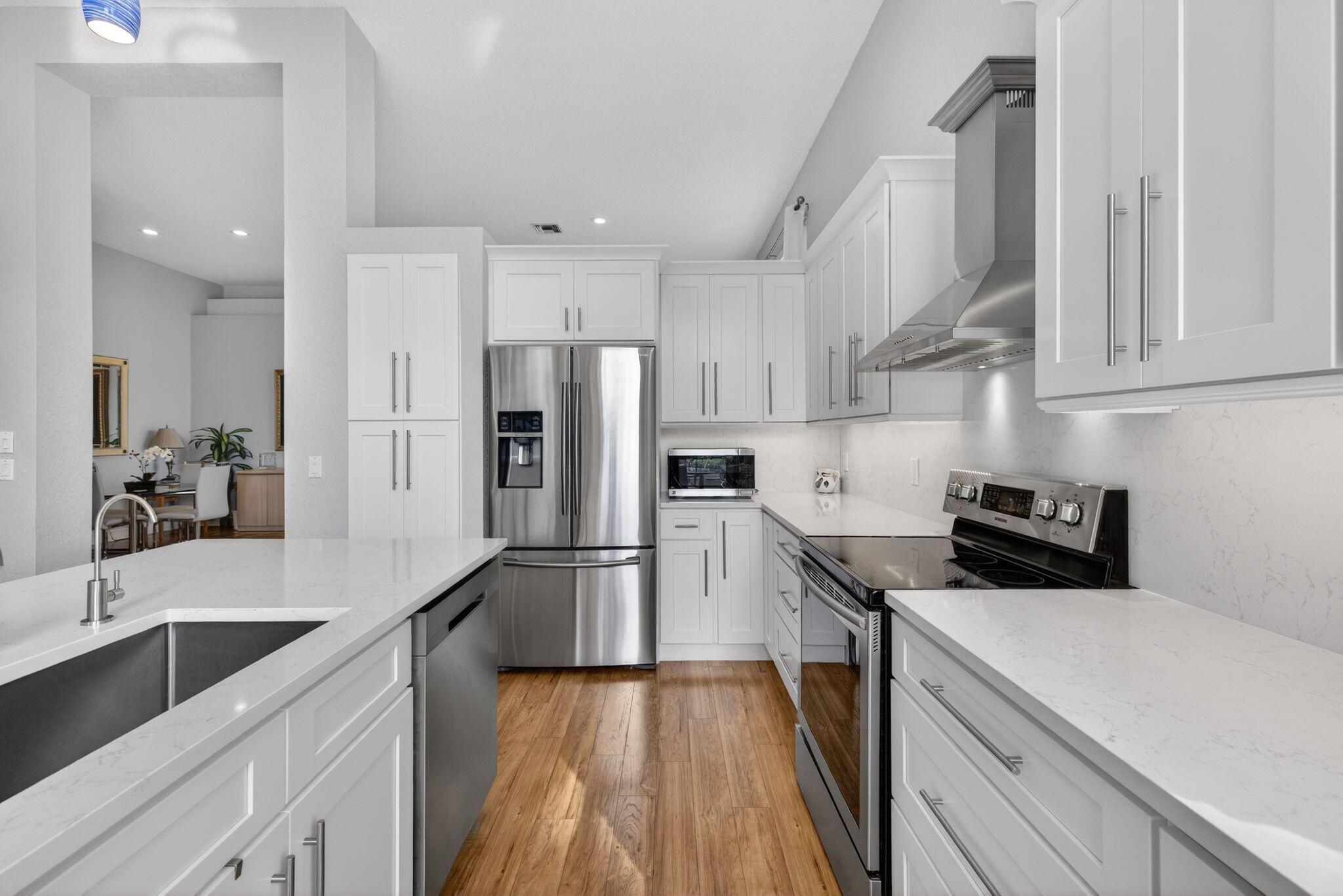 ABERDEEN /CARRINGTON LAKE - Residential