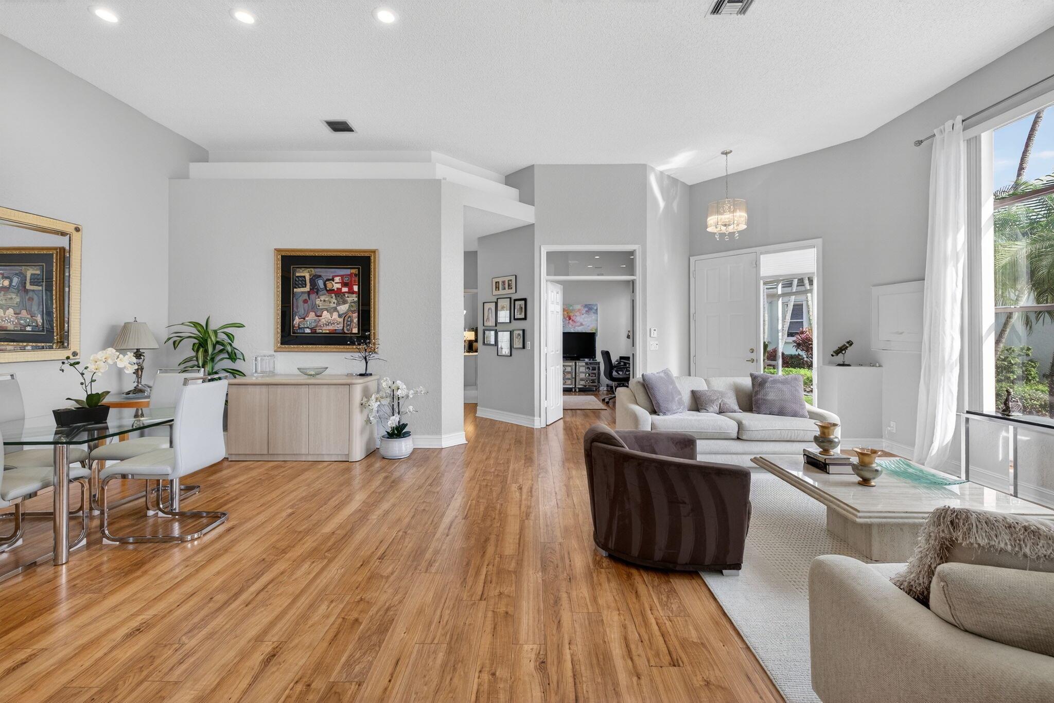 ABERDEEN /CARRINGTON LAKE - Residential