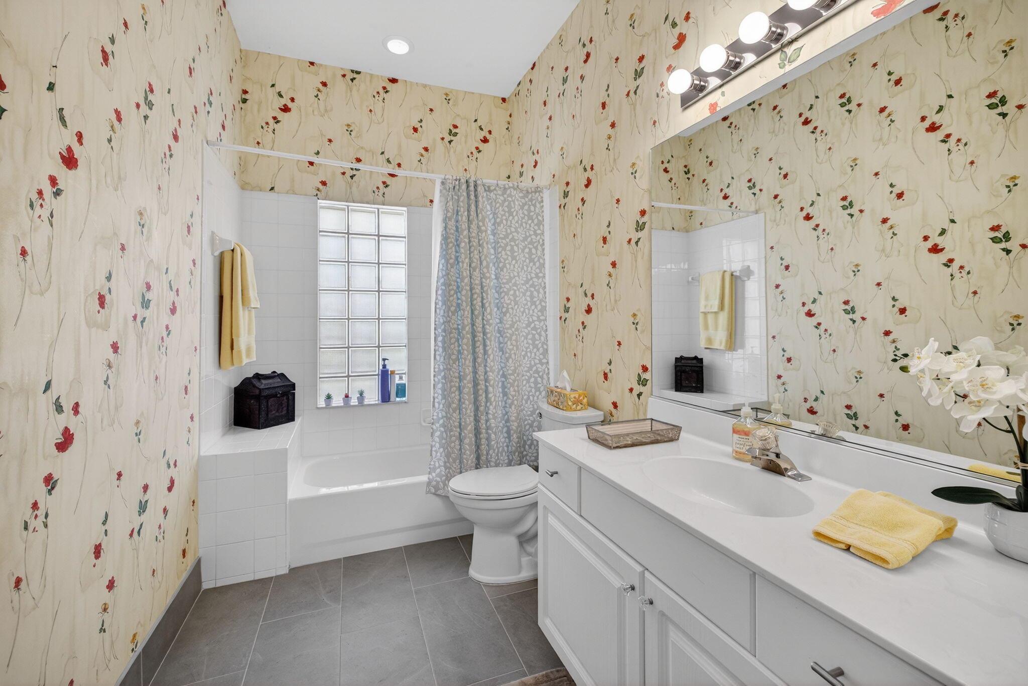 ABERDEEN /CARRINGTON LAKE - Residential