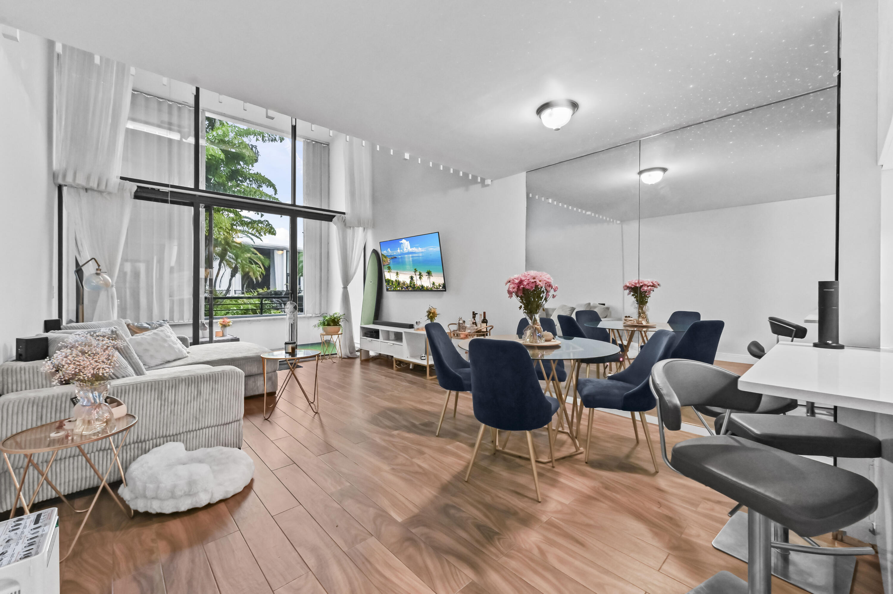 MAYFAIR HOUSE CONDO - Residential