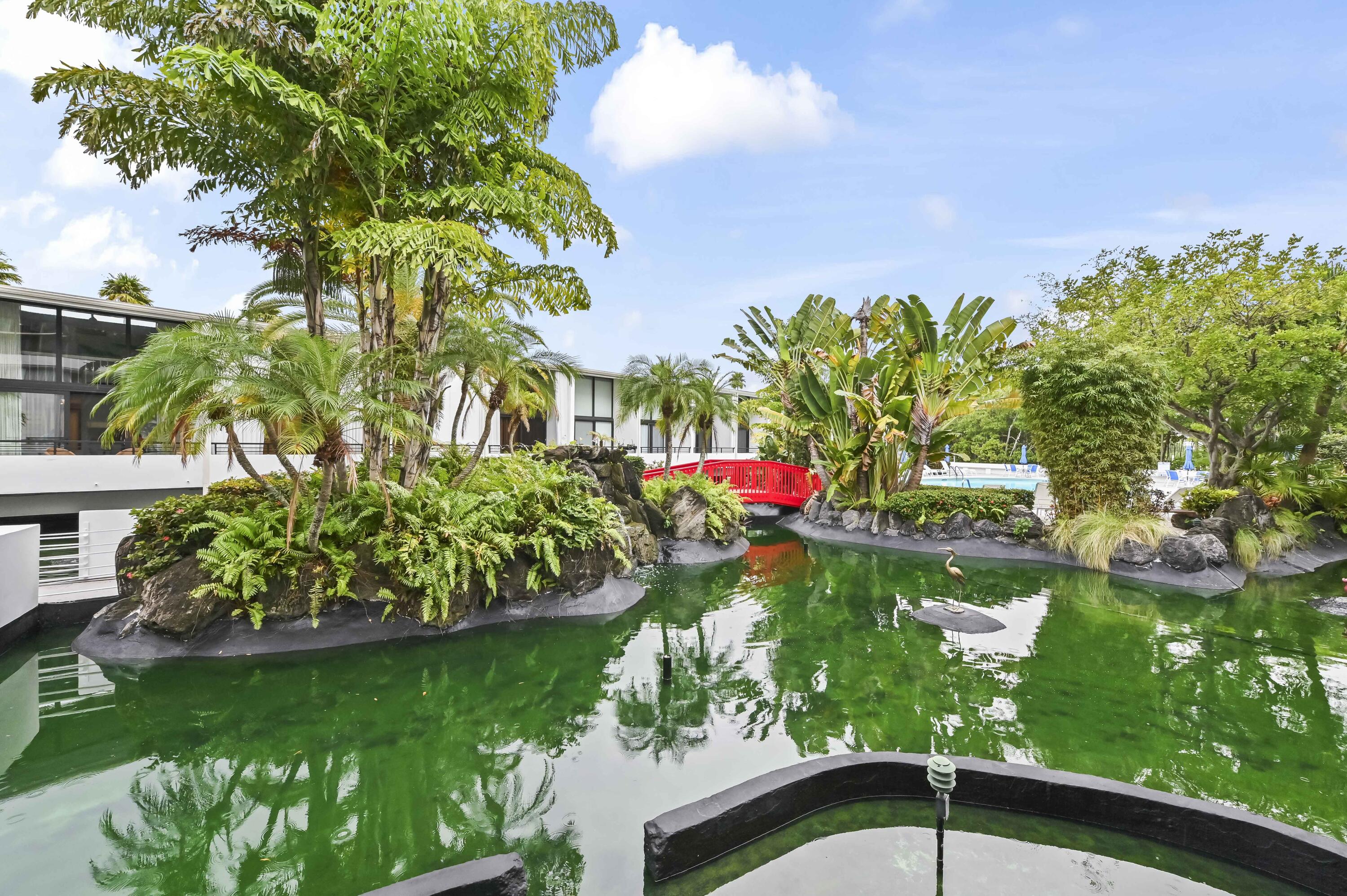 MAYFAIR HOUSE CONDO - Residential