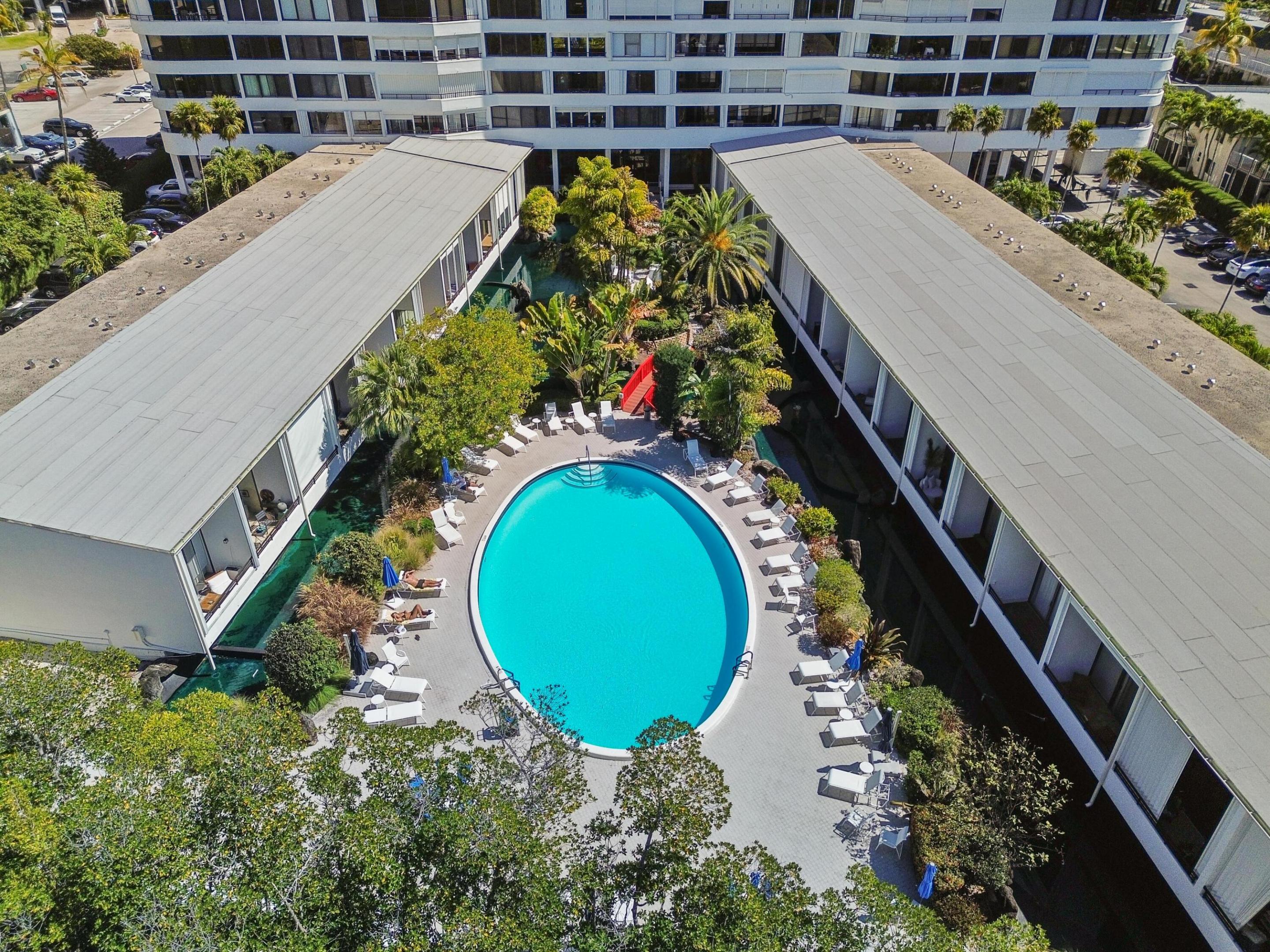 MAYFAIR HOUSE CONDO - Residential