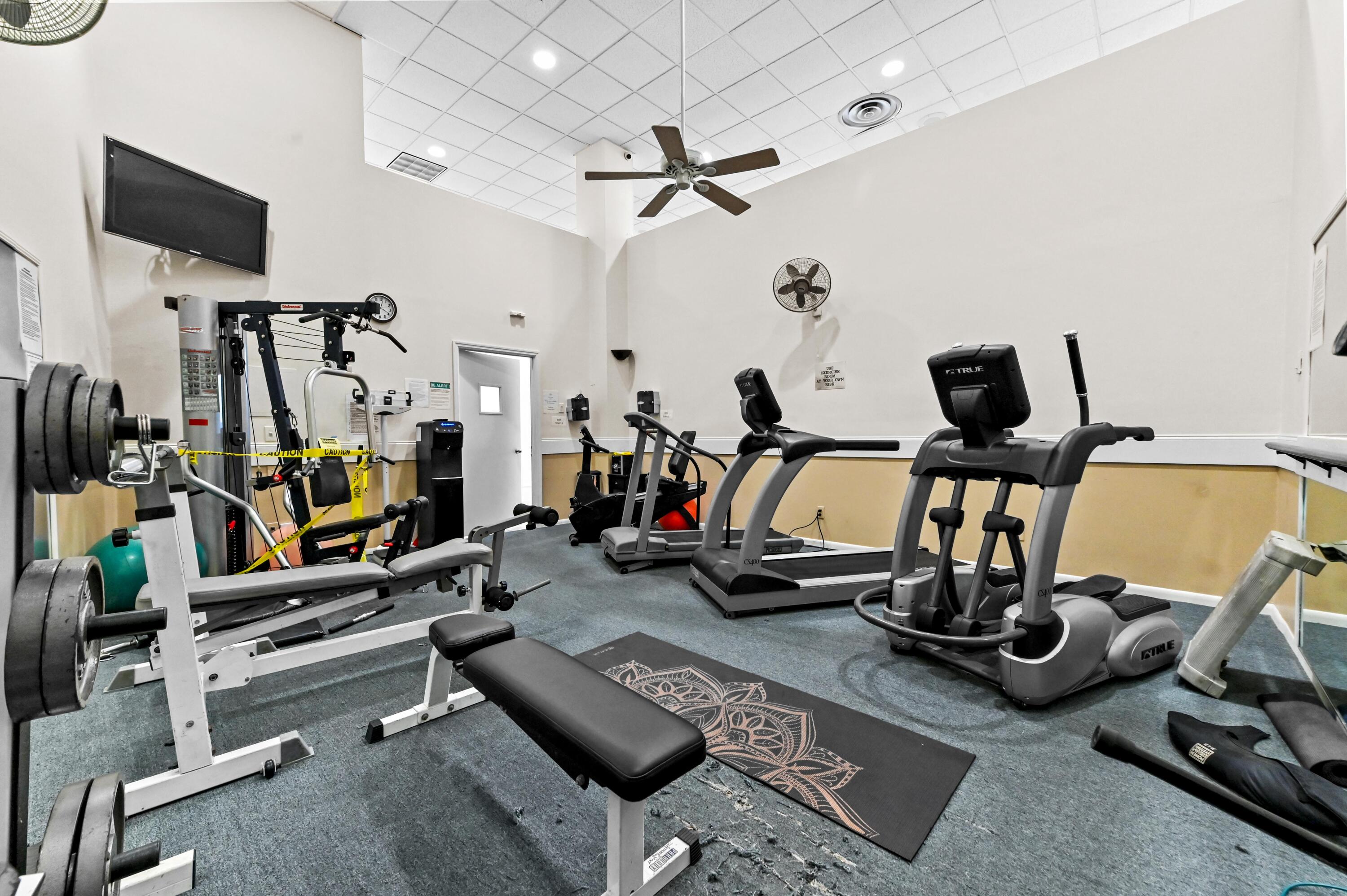 MAYFAIR HOUSE CONDO - Residential