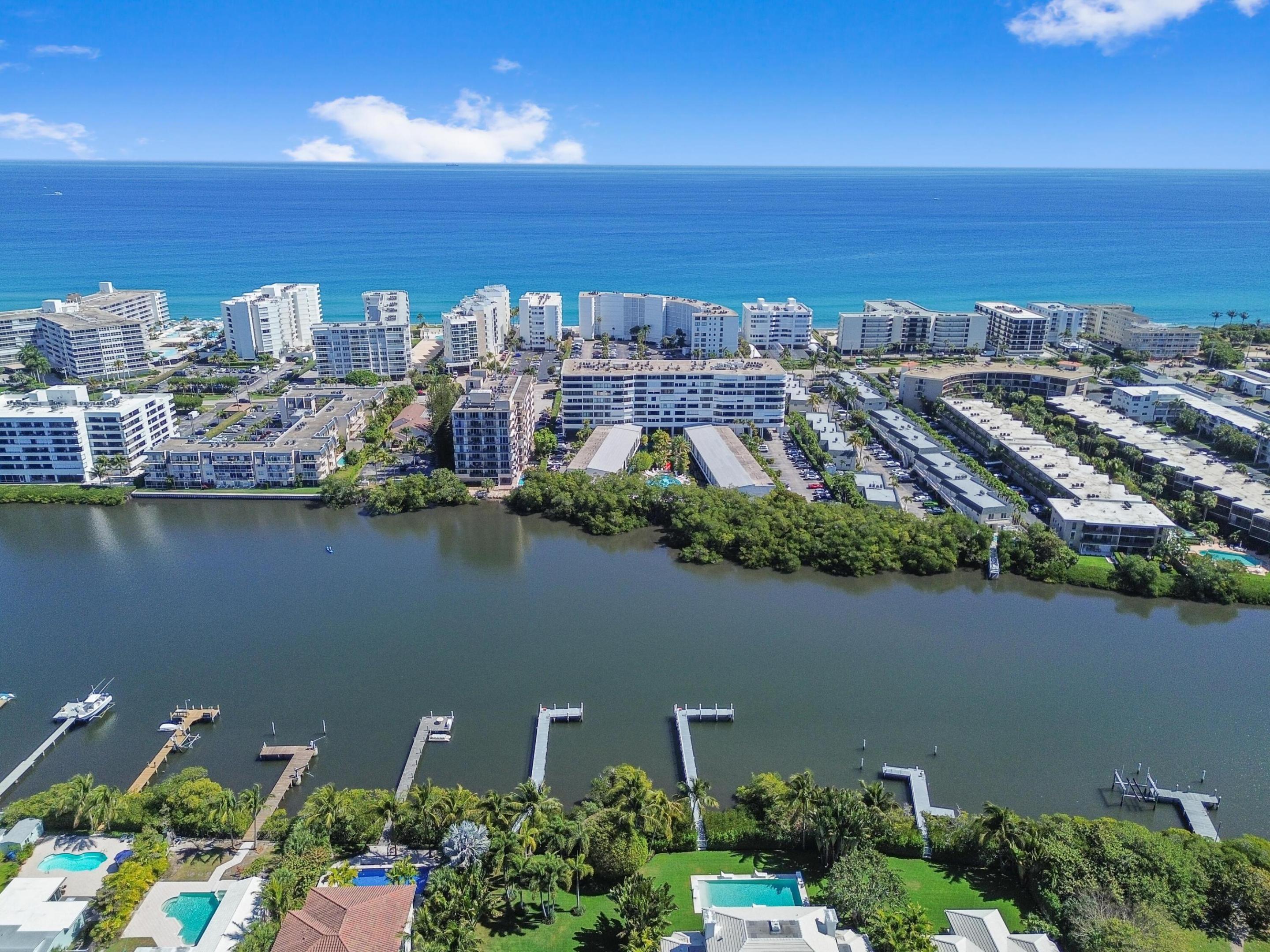 MAYFAIR HOUSE CONDO - Residential