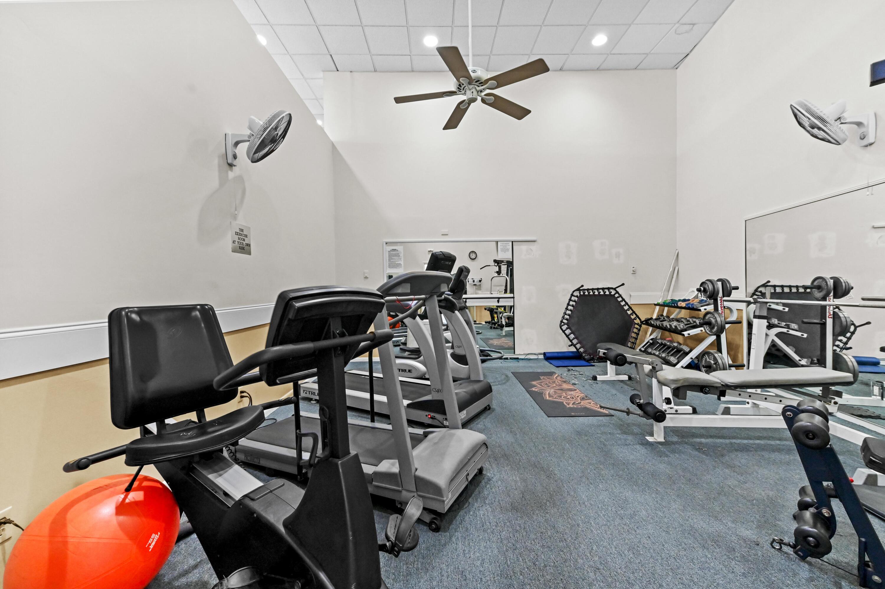 MAYFAIR HOUSE CONDO - Residential