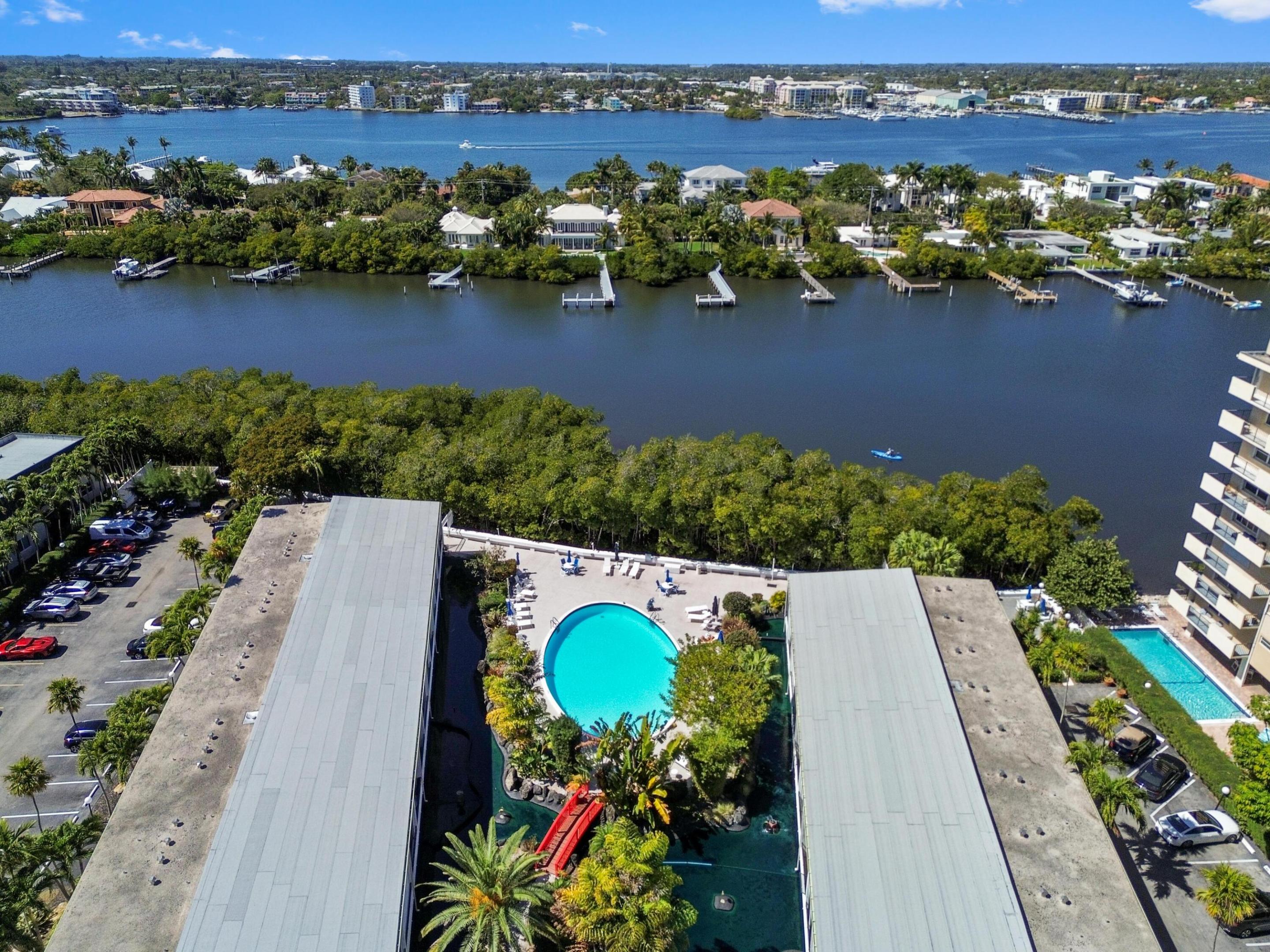 MAYFAIR HOUSE CONDO - Residential