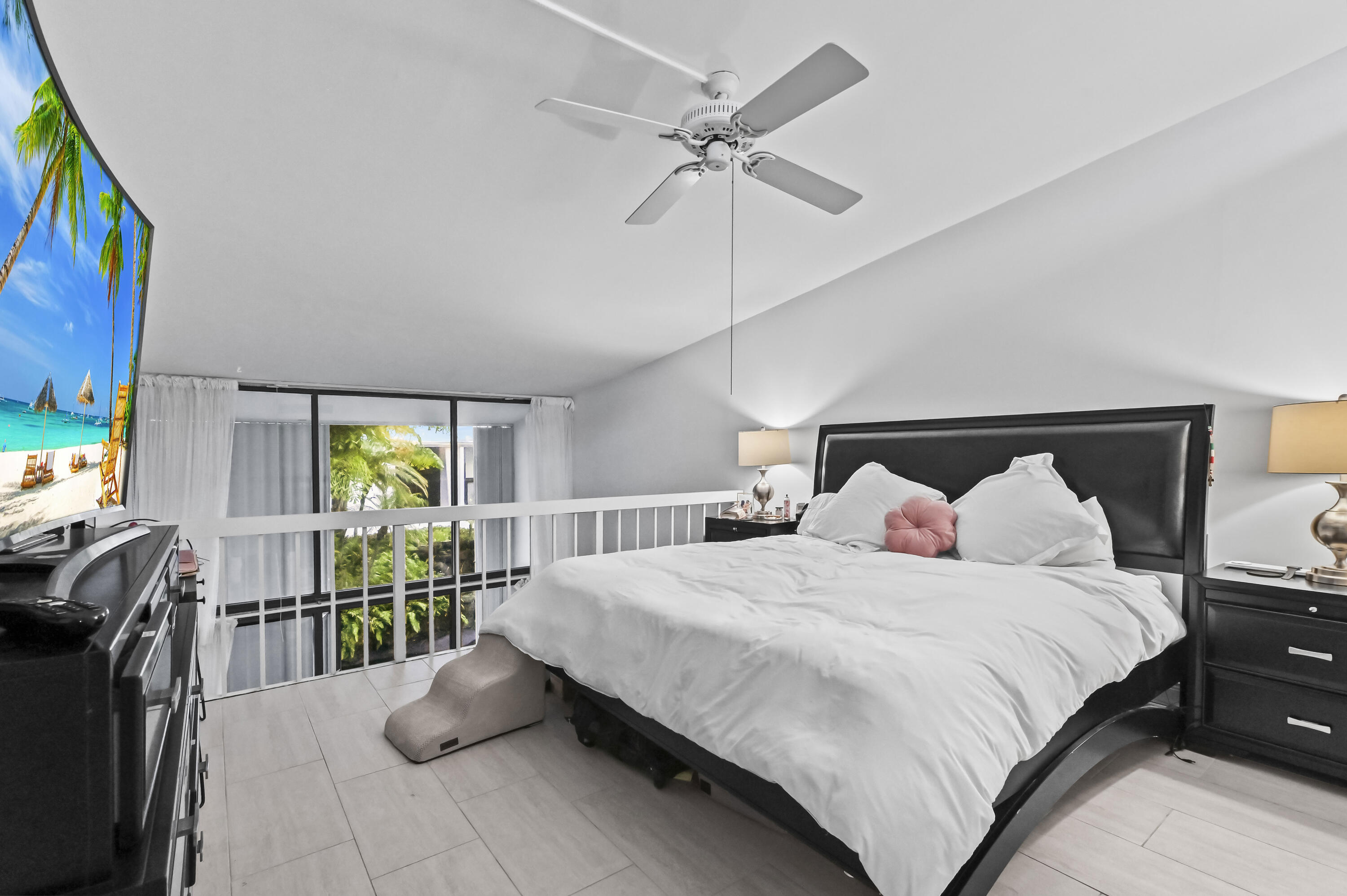 MAYFAIR HOUSE CONDO - Residential