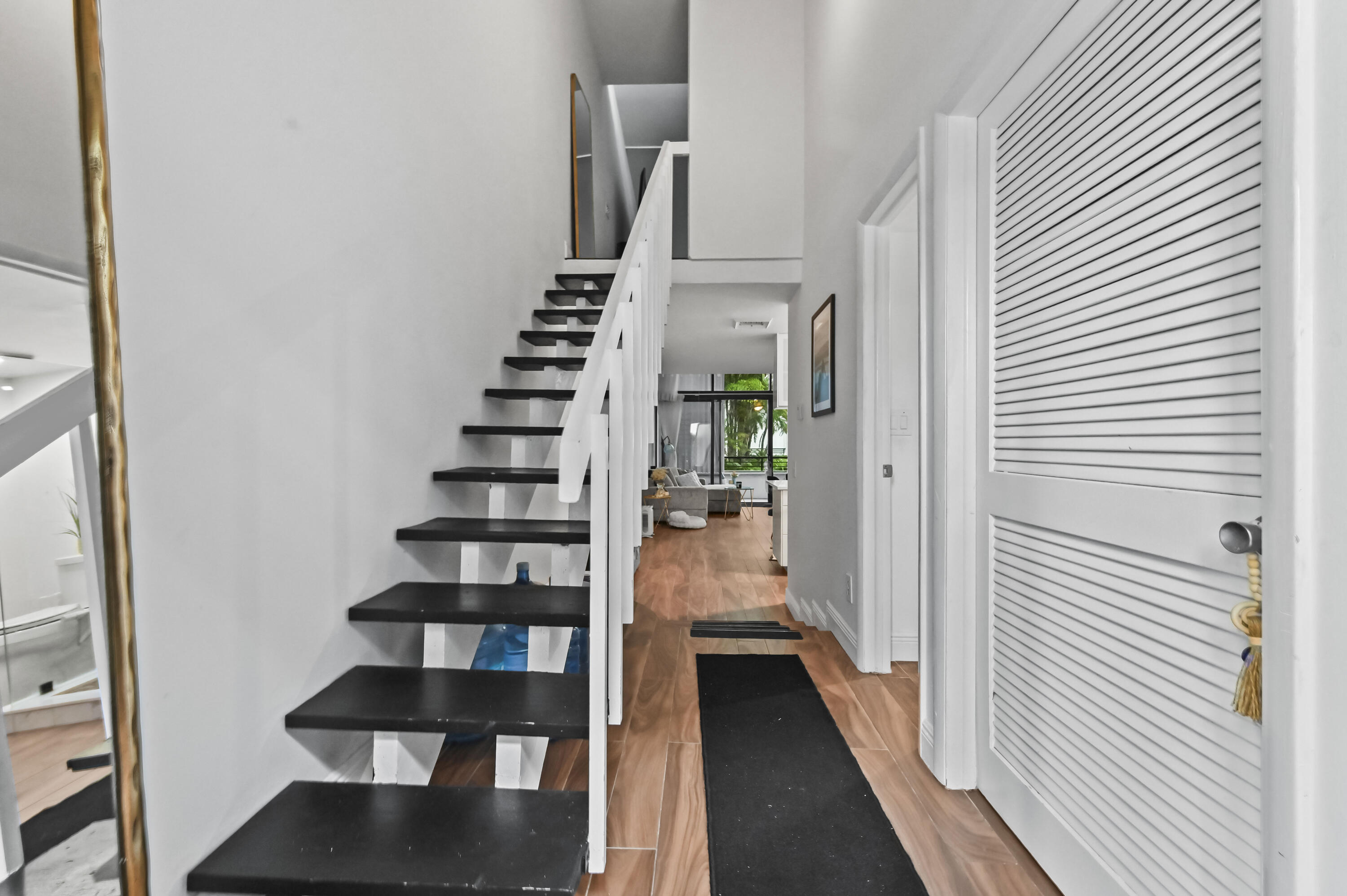 MAYFAIR HOUSE CONDO - Residential