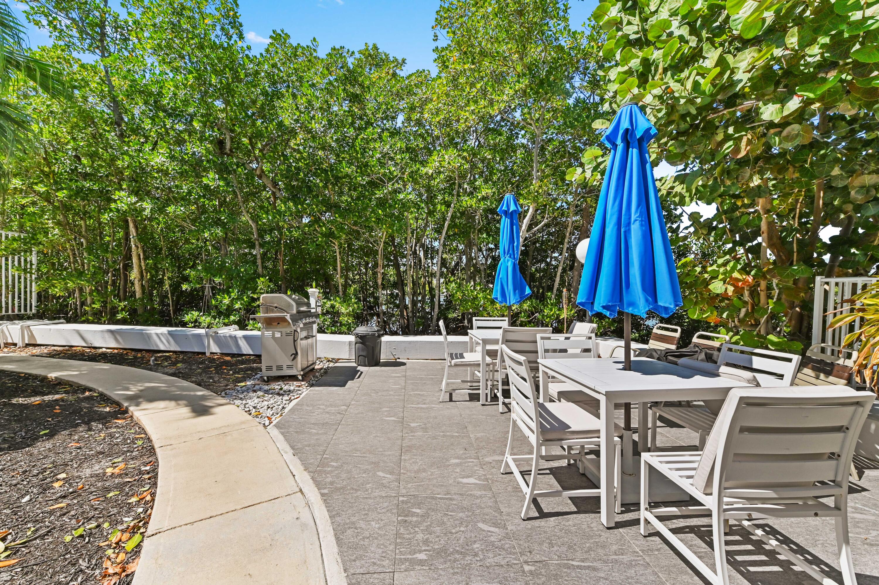 MAYFAIR HOUSE CONDO - Residential