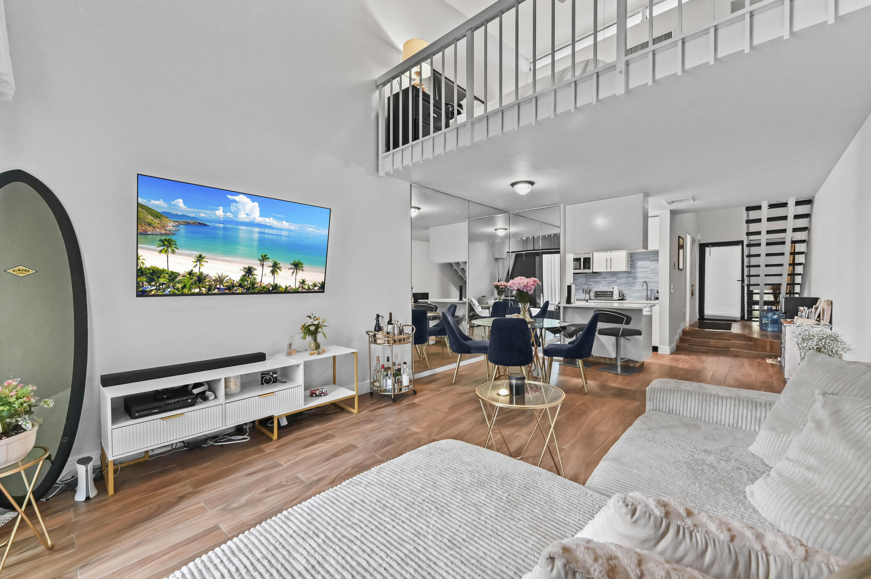 MAYFAIR HOUSE CONDO - Residential