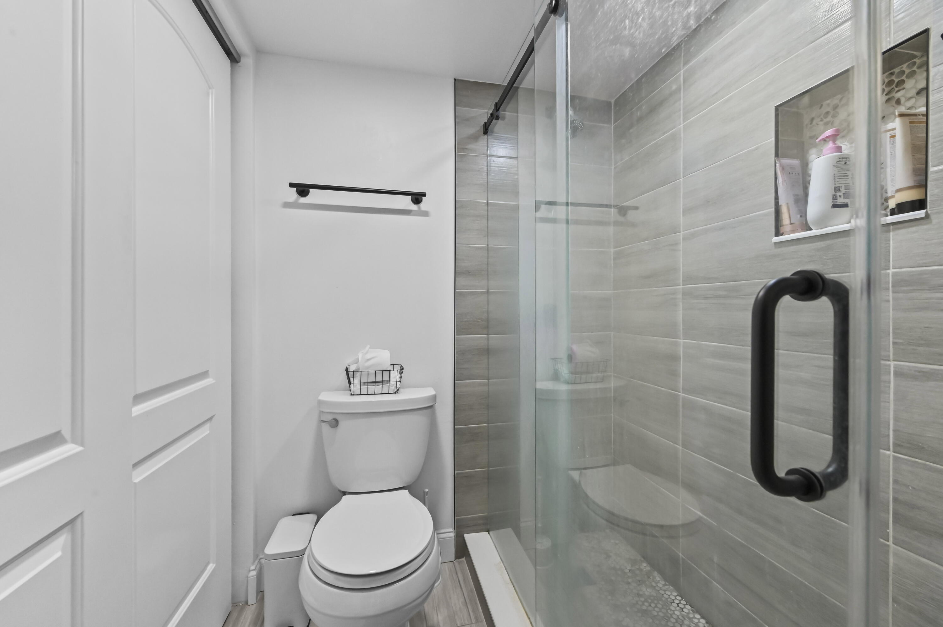 MAYFAIR HOUSE CONDO - Residential