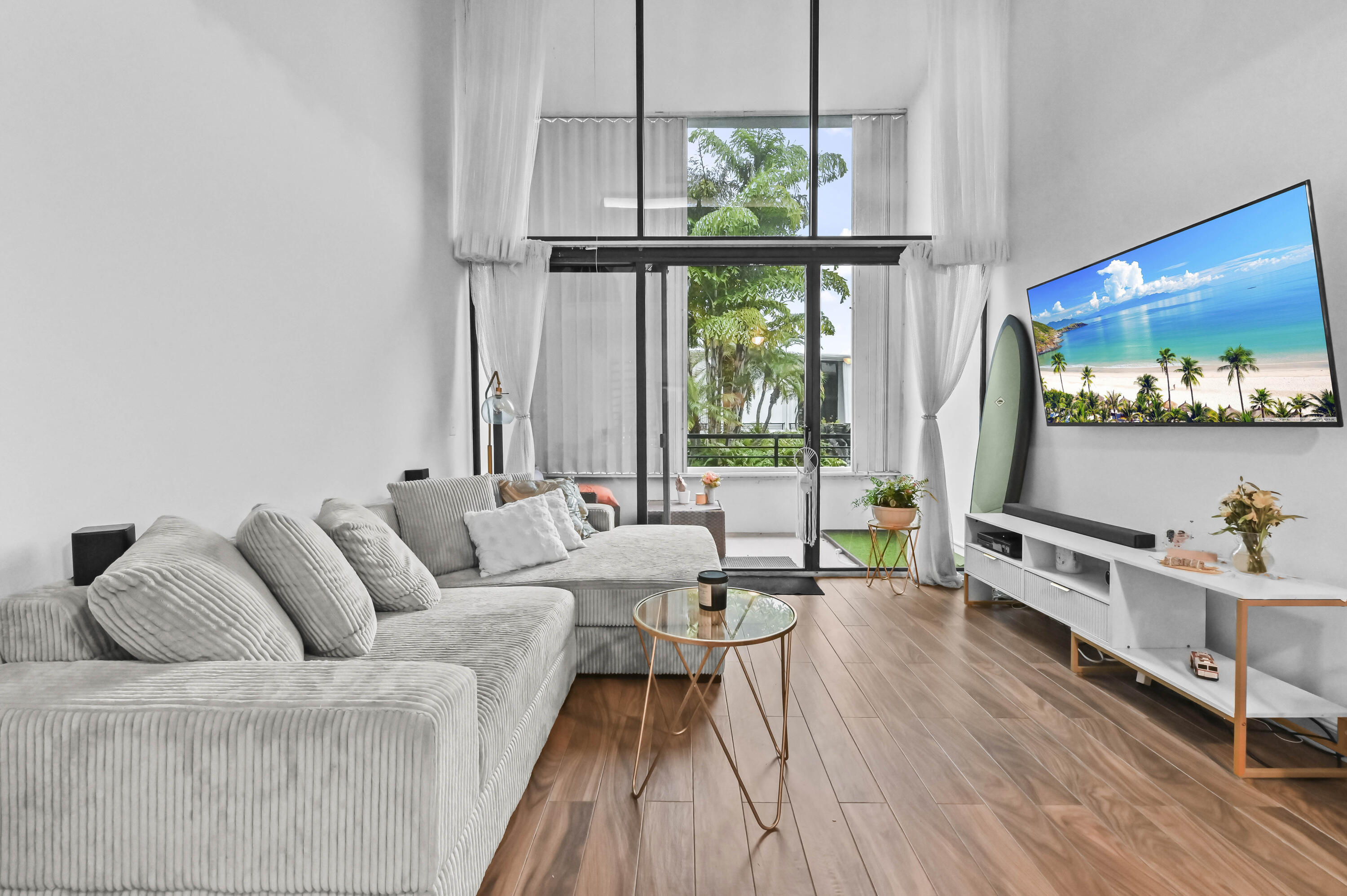 MAYFAIR HOUSE CONDO - Residential