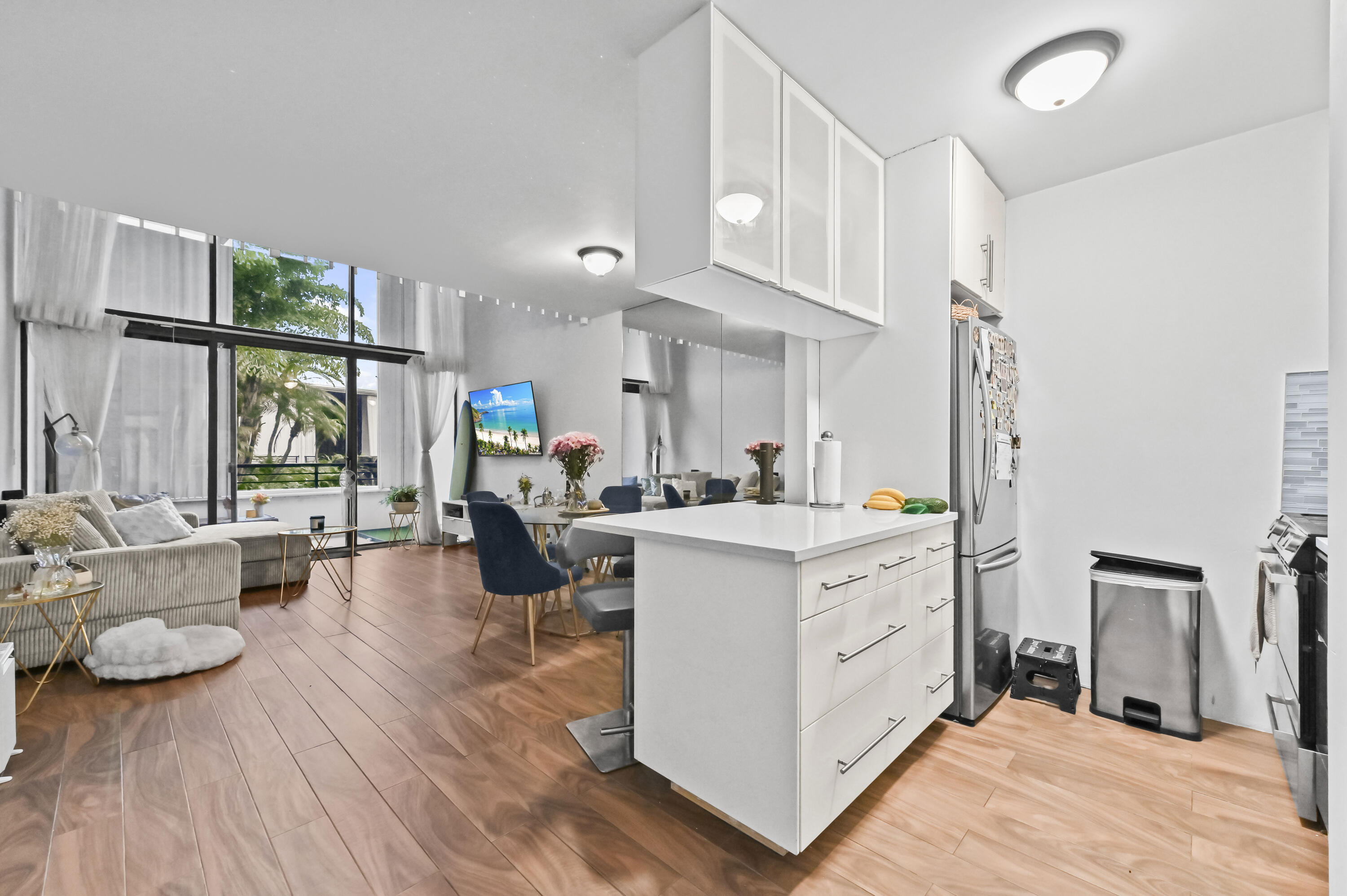 MAYFAIR HOUSE CONDO - Residential