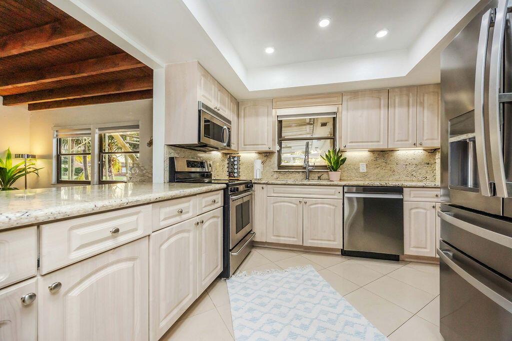 LAKE CLARKE MNR - Residential Lease