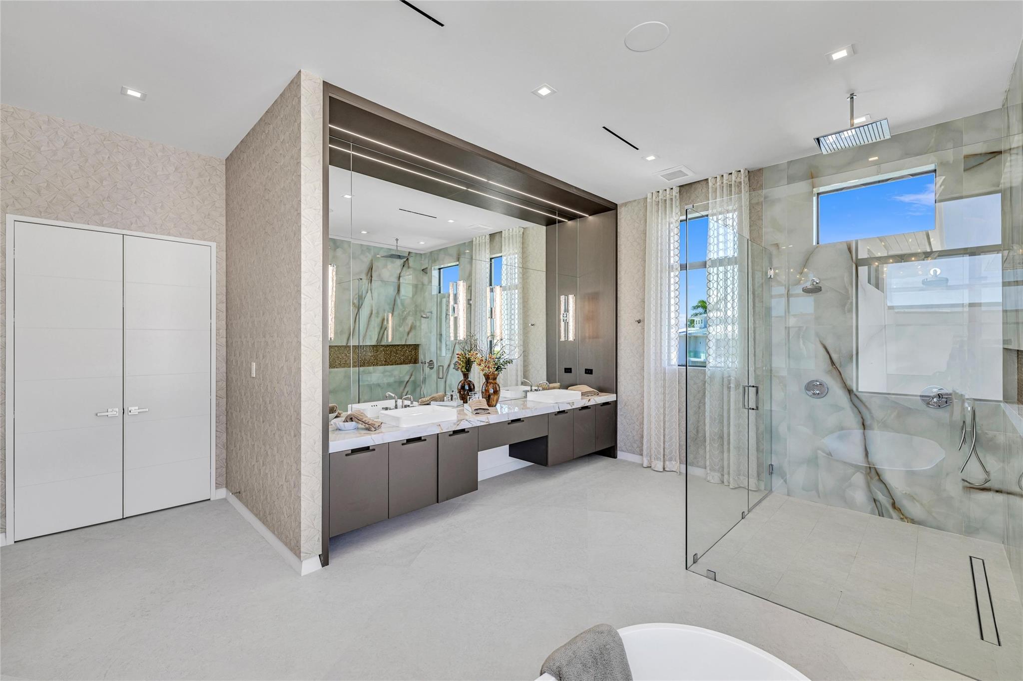 Isla Bahia 47-27 B - Residential