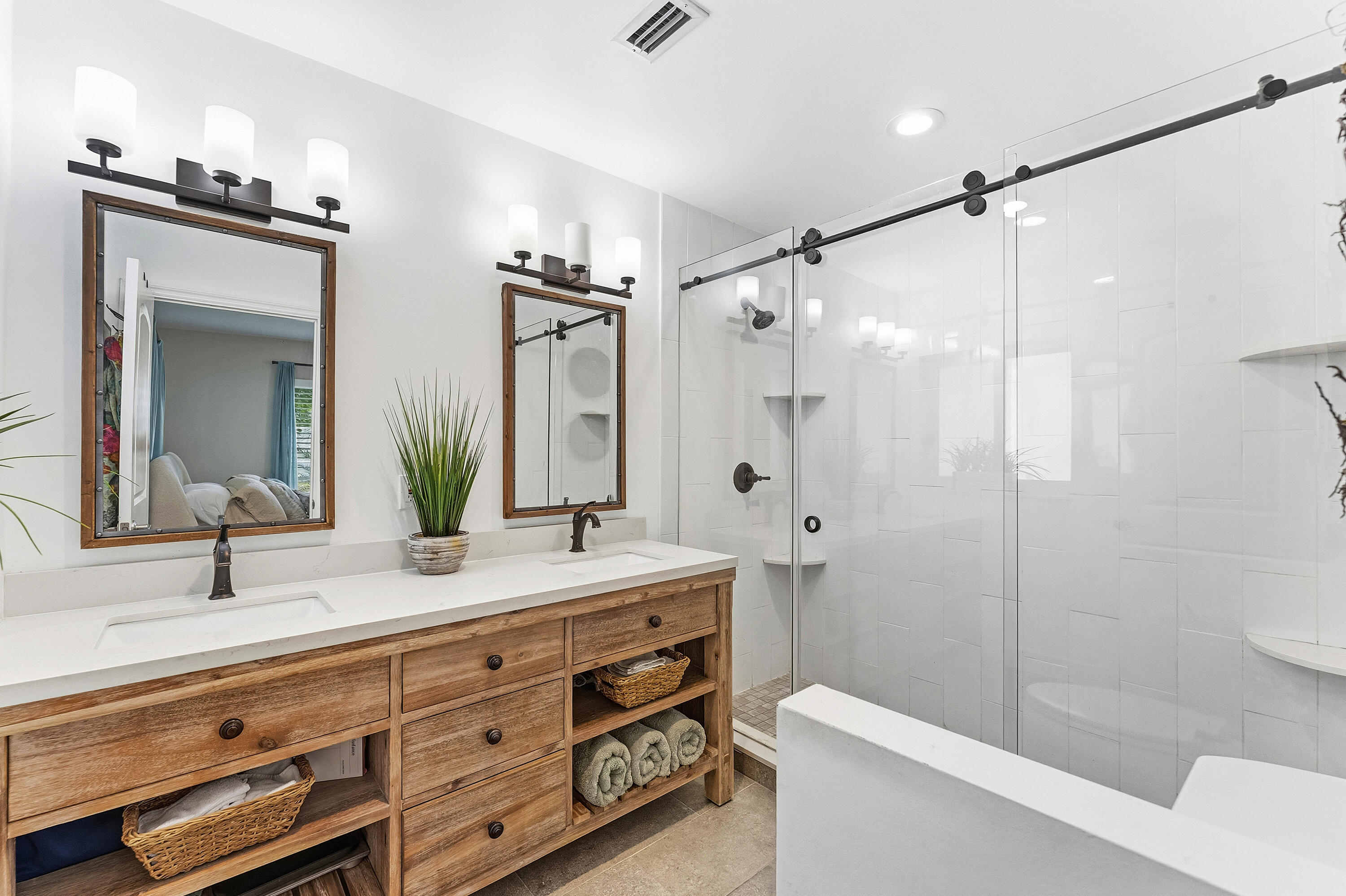 S/D OF 8-46-43 - Residential Lease