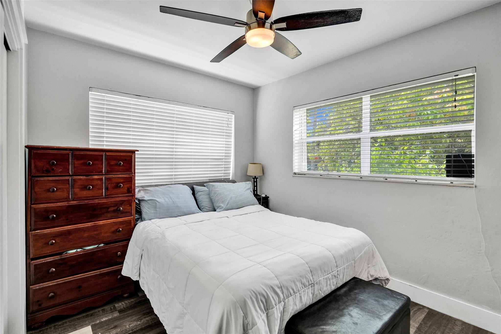 LAUDERDALE MANORS ADD - Residential