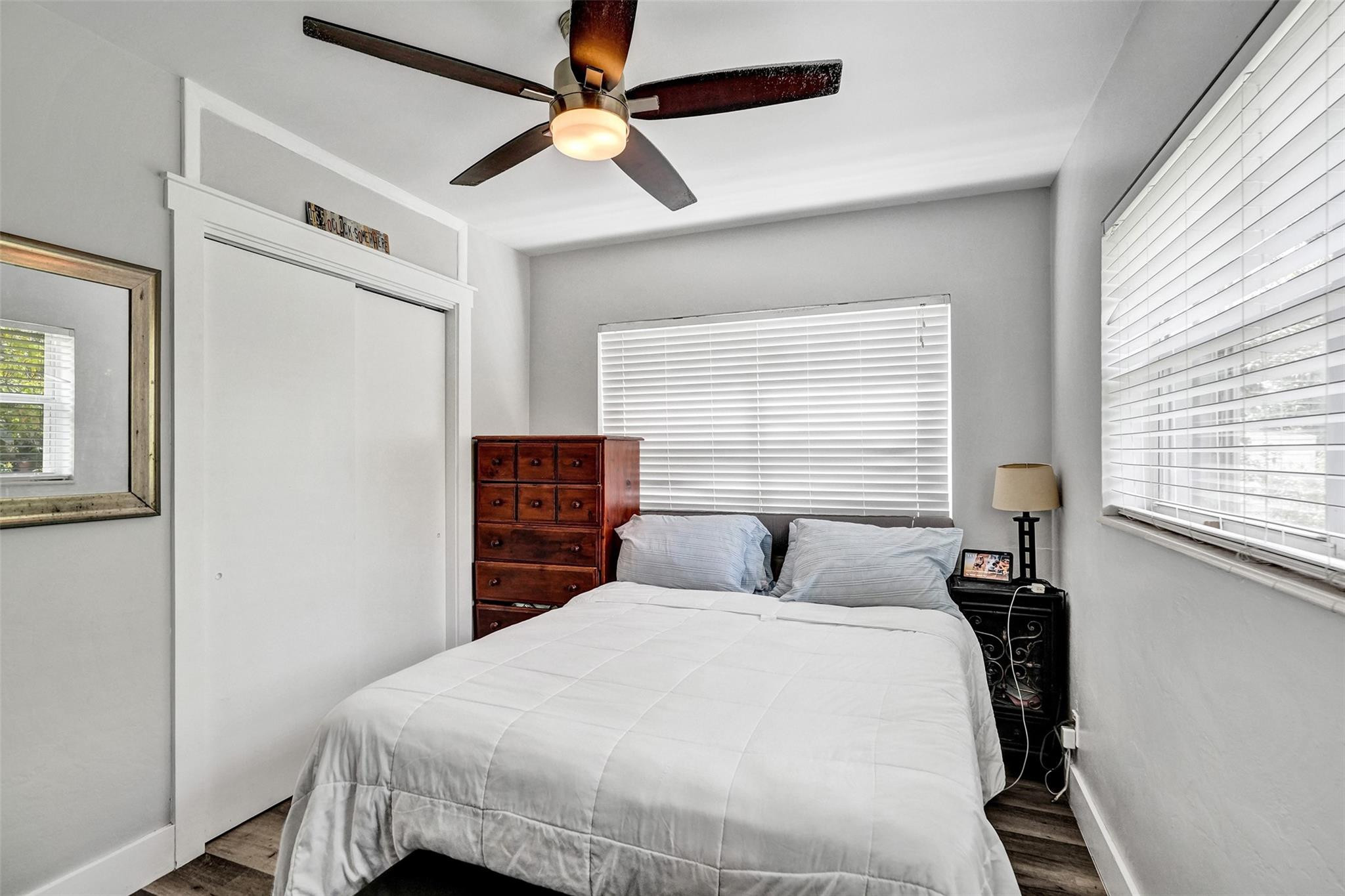 LAUDERDALE MANORS ADD - Residential