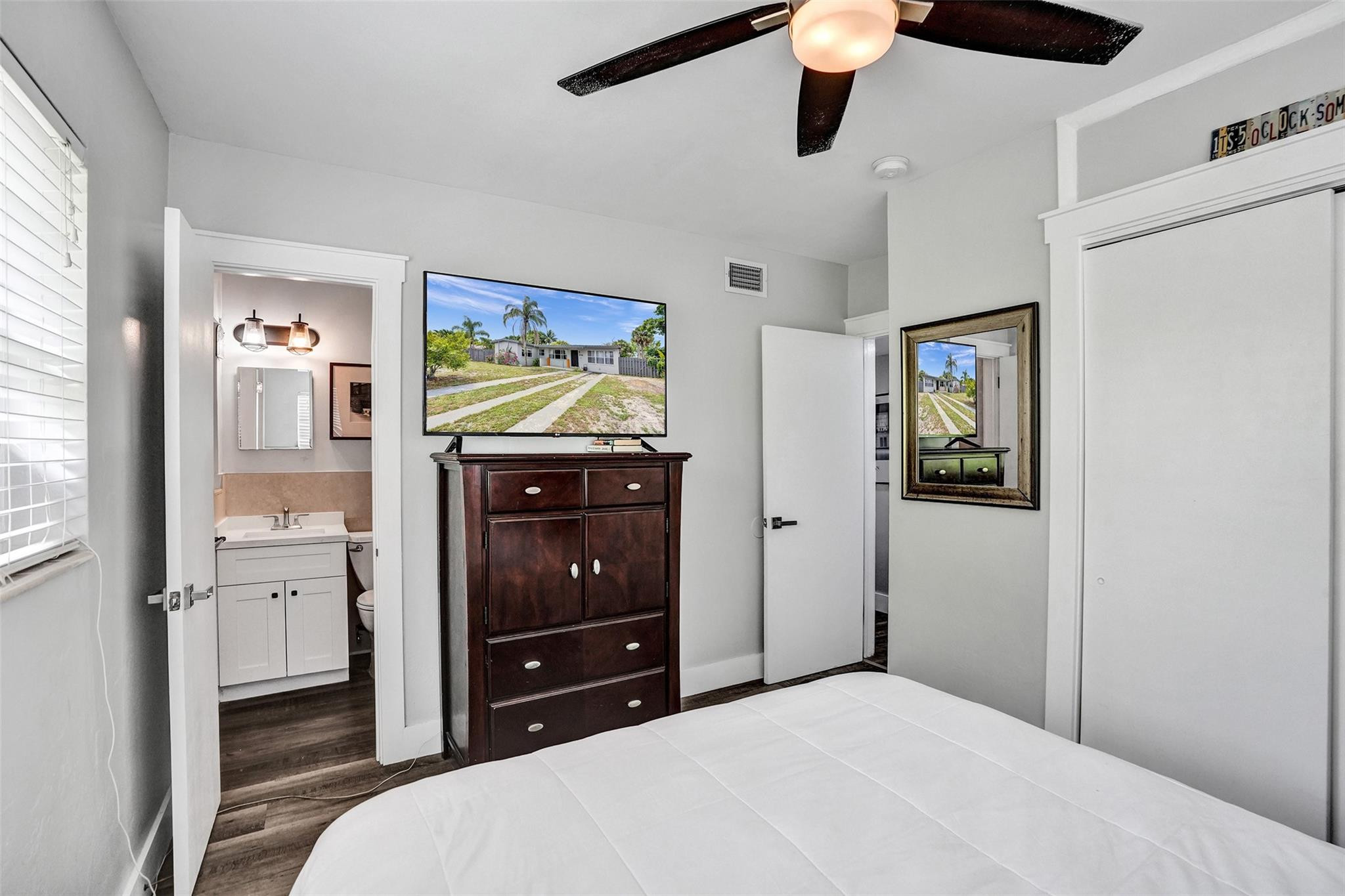 LAUDERDALE MANORS ADD - Residential