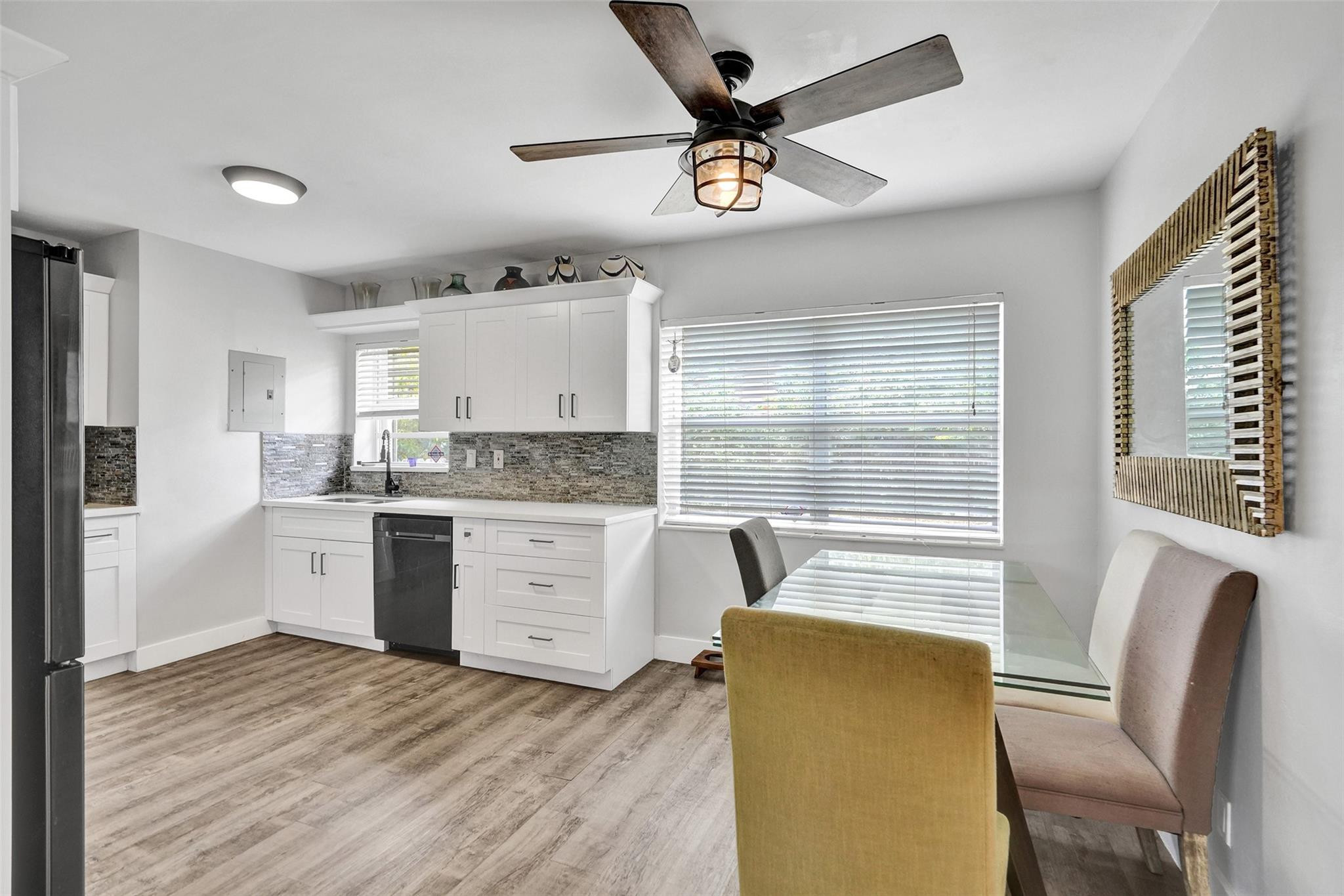 LAUDERDALE MANORS ADD - Residential