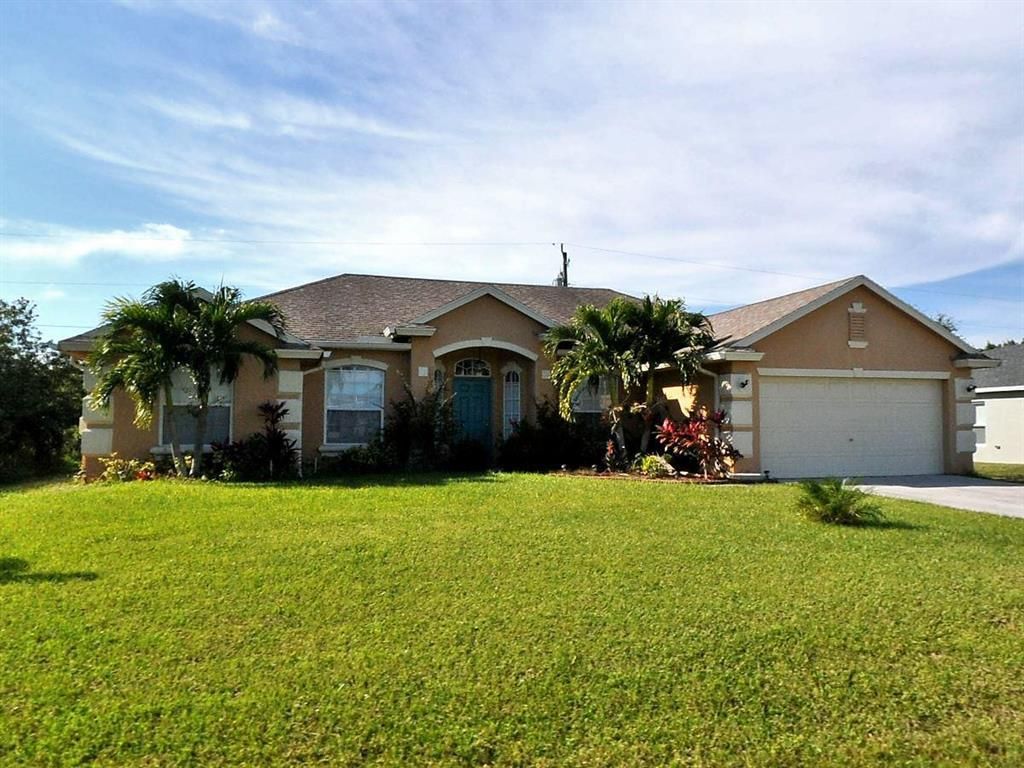 Photo of 585 SW Undallo Road, Port St Lucie, FL 34953 (MLS # R10872639)