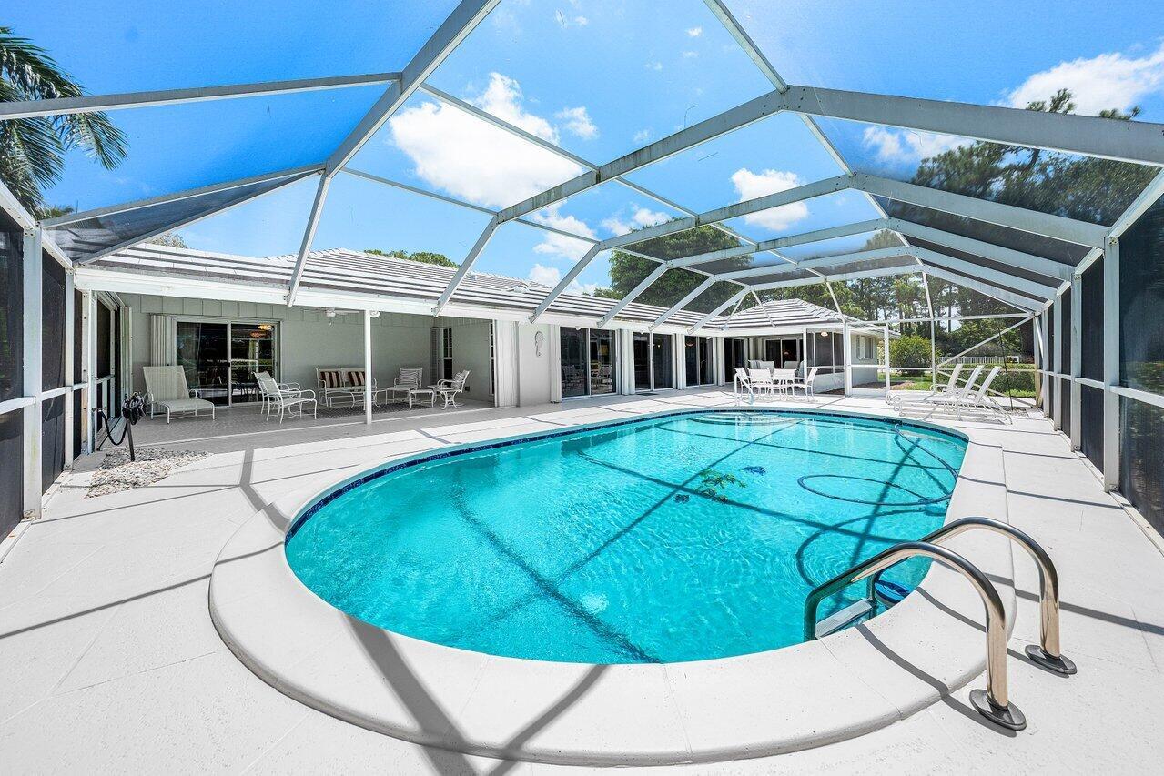 View photos, virtual tours, details... 489 S Country Club Drive