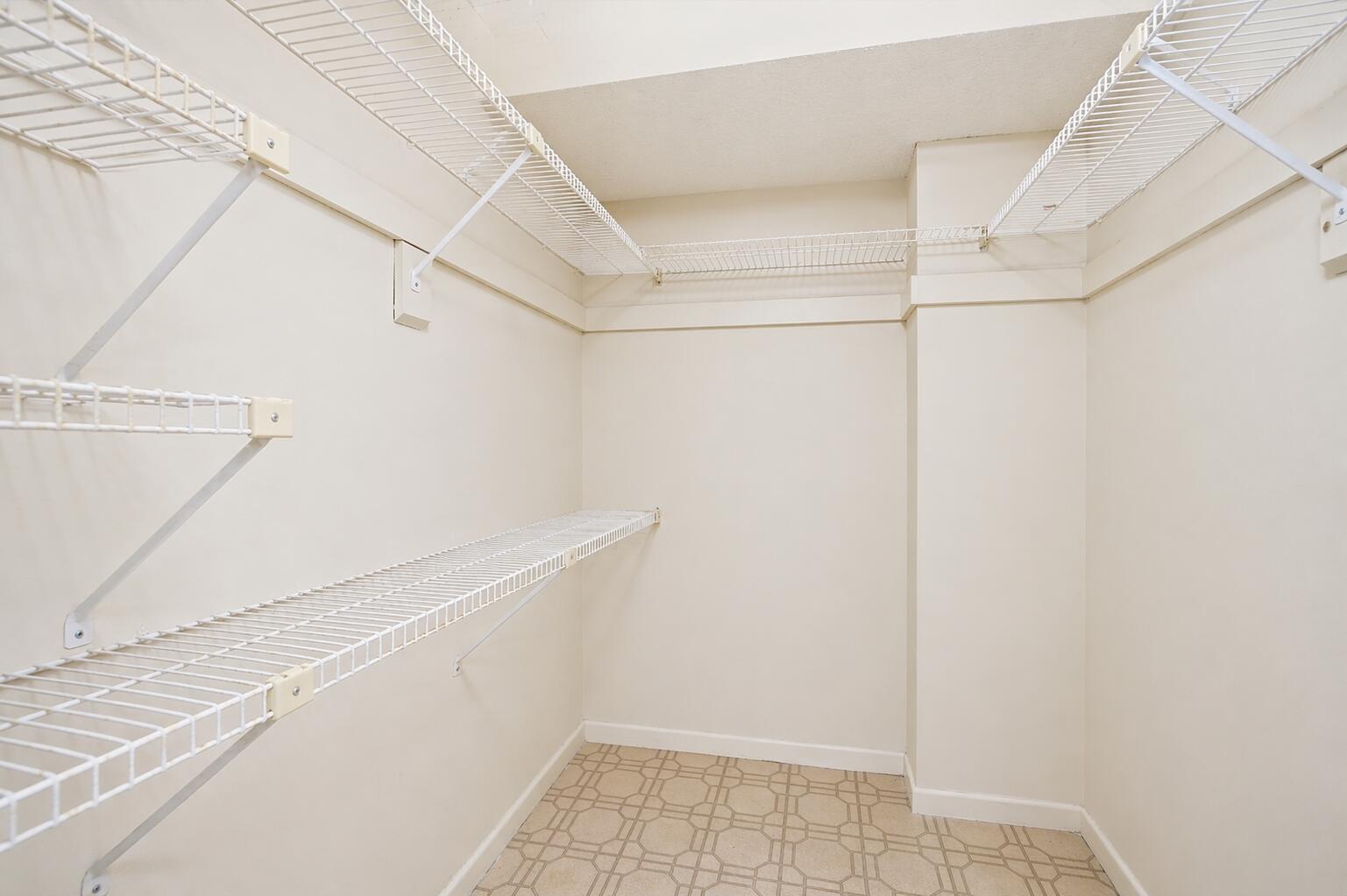 TRAFALGAR TOWERS CONDOMINIUM - Residential