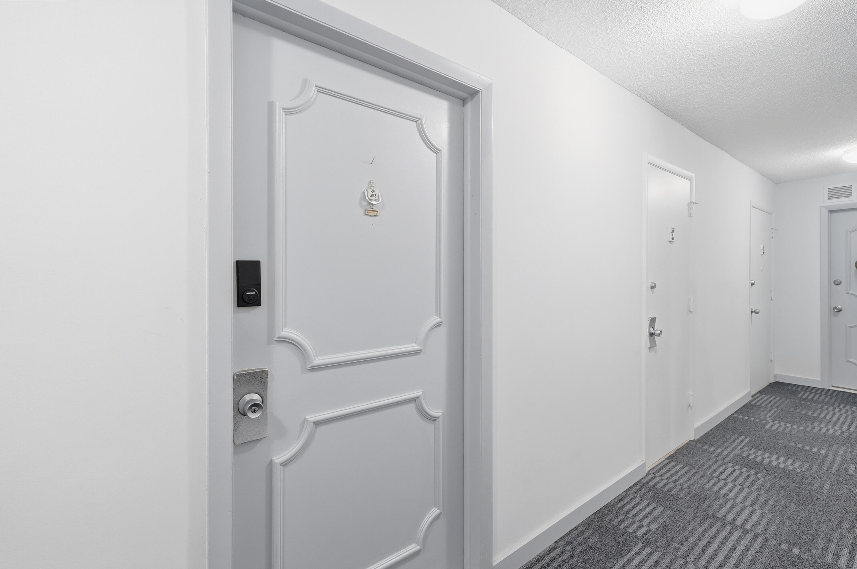 TRAFALGAR TOWERS CONDOMINIUM - Residential