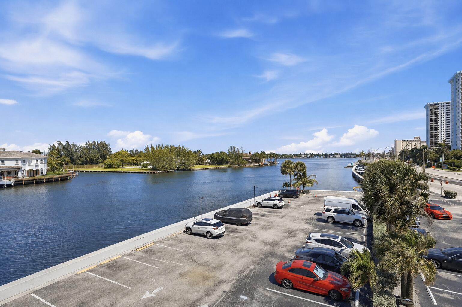 TRAFALGAR TOWERS CONDOMINIUM - Residential