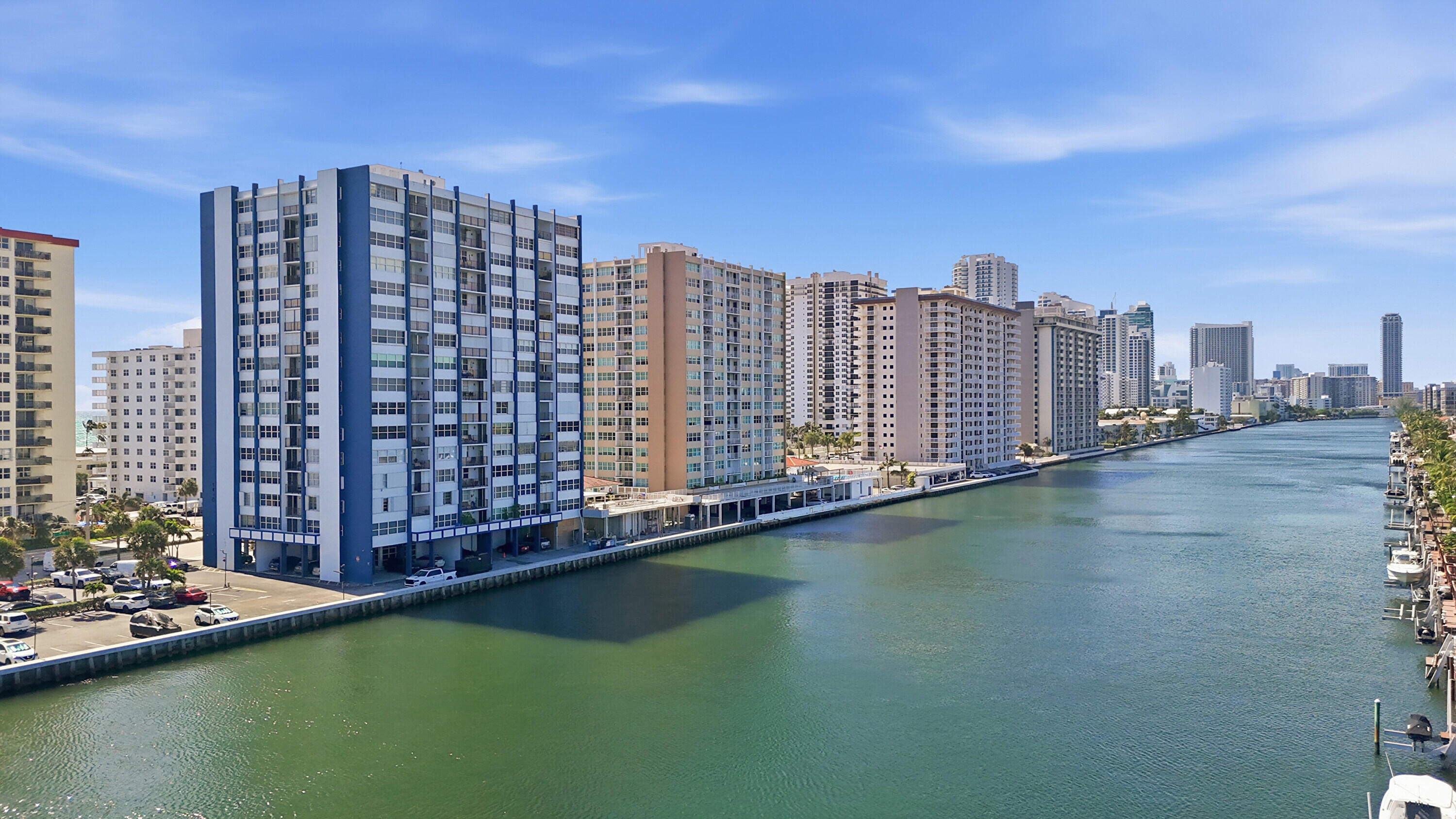 TRAFALGAR TOWERS CONDOMINIUM - Residential