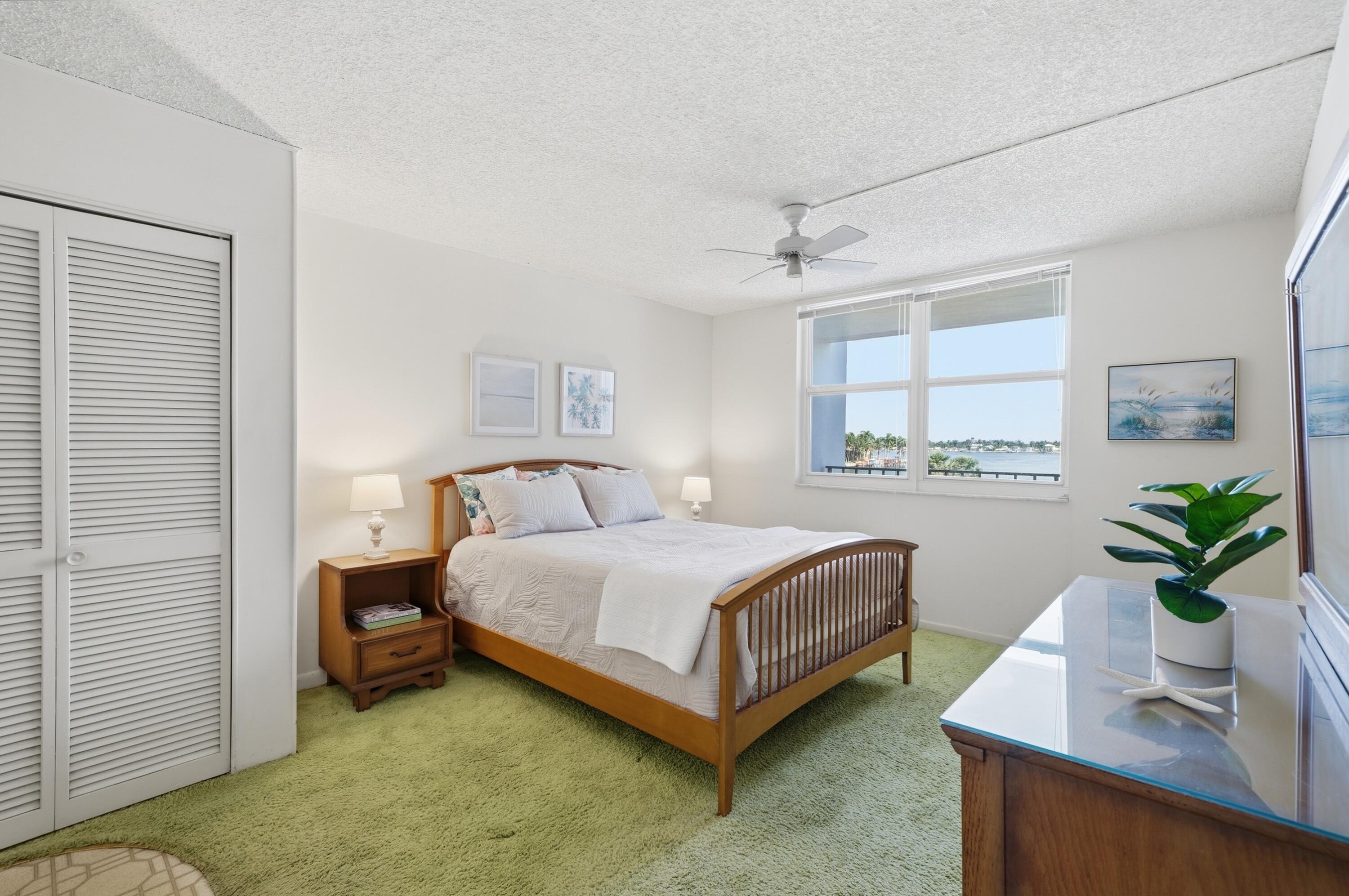 TRAFALGAR TOWERS CONDOMINIUM - Residential