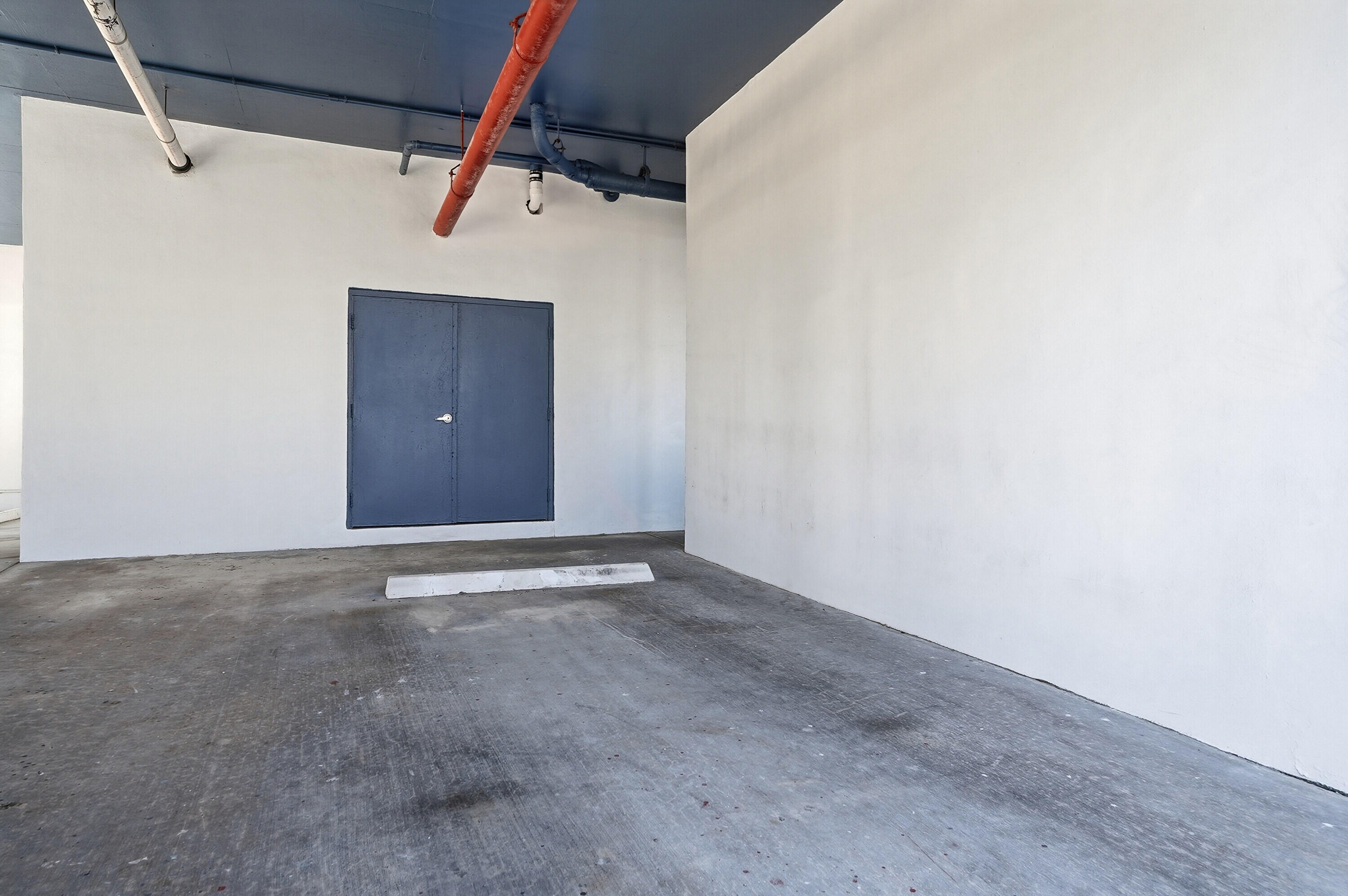 TRAFALGAR TOWERS CONDOMINIUM - Residential