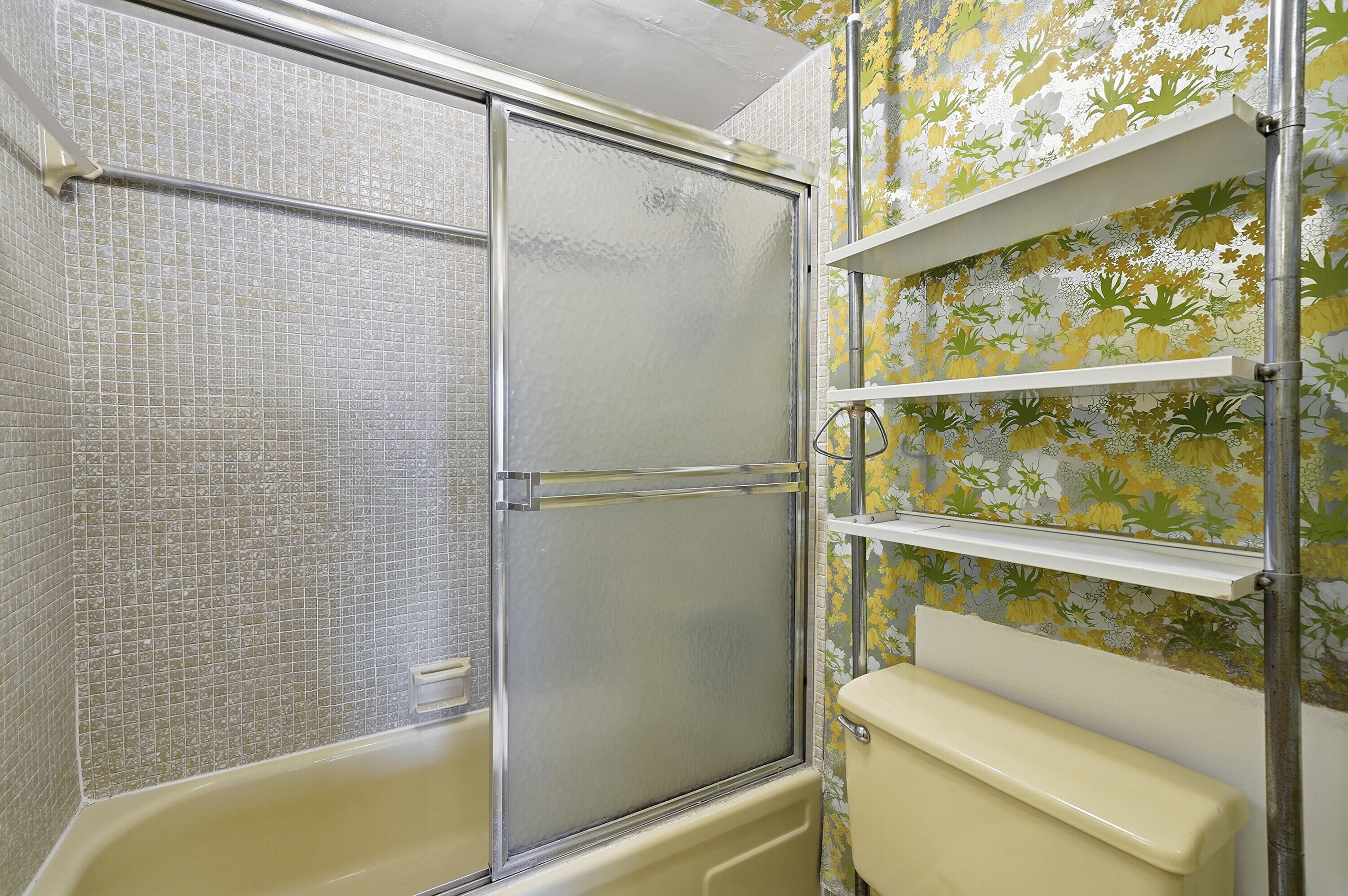 TRAFALGAR TOWERS CONDOMINIUM - Residential