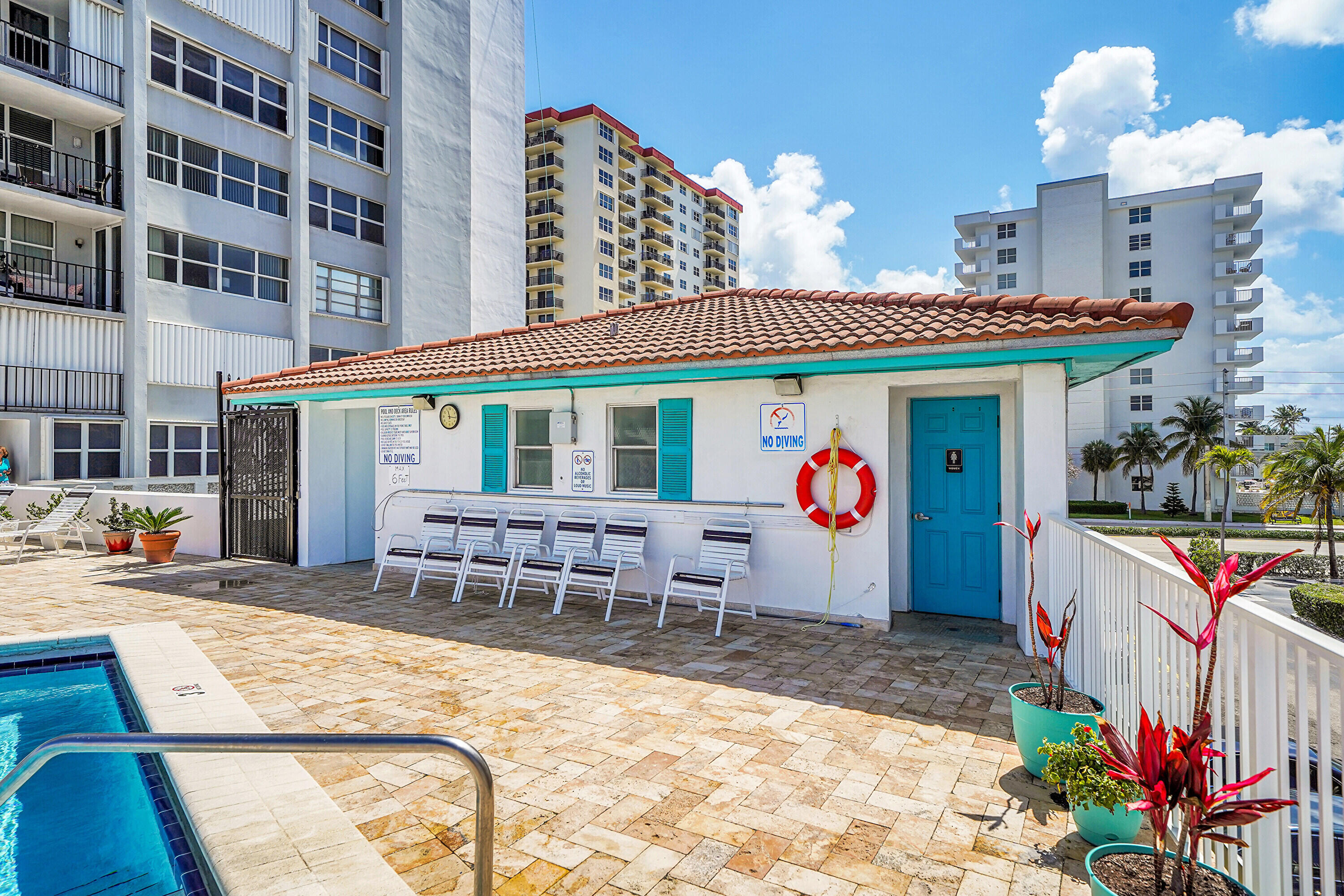 TRAFALGAR TOWERS CONDOMINIUM - Residential
