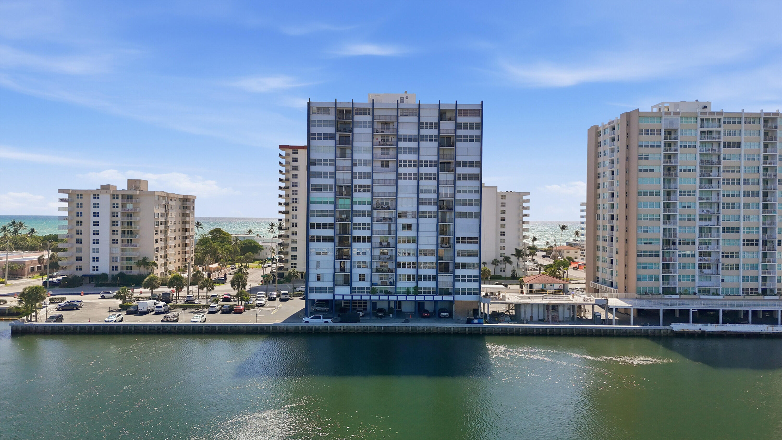 TRAFALGAR TOWERS CONDOMINIUM - Residential