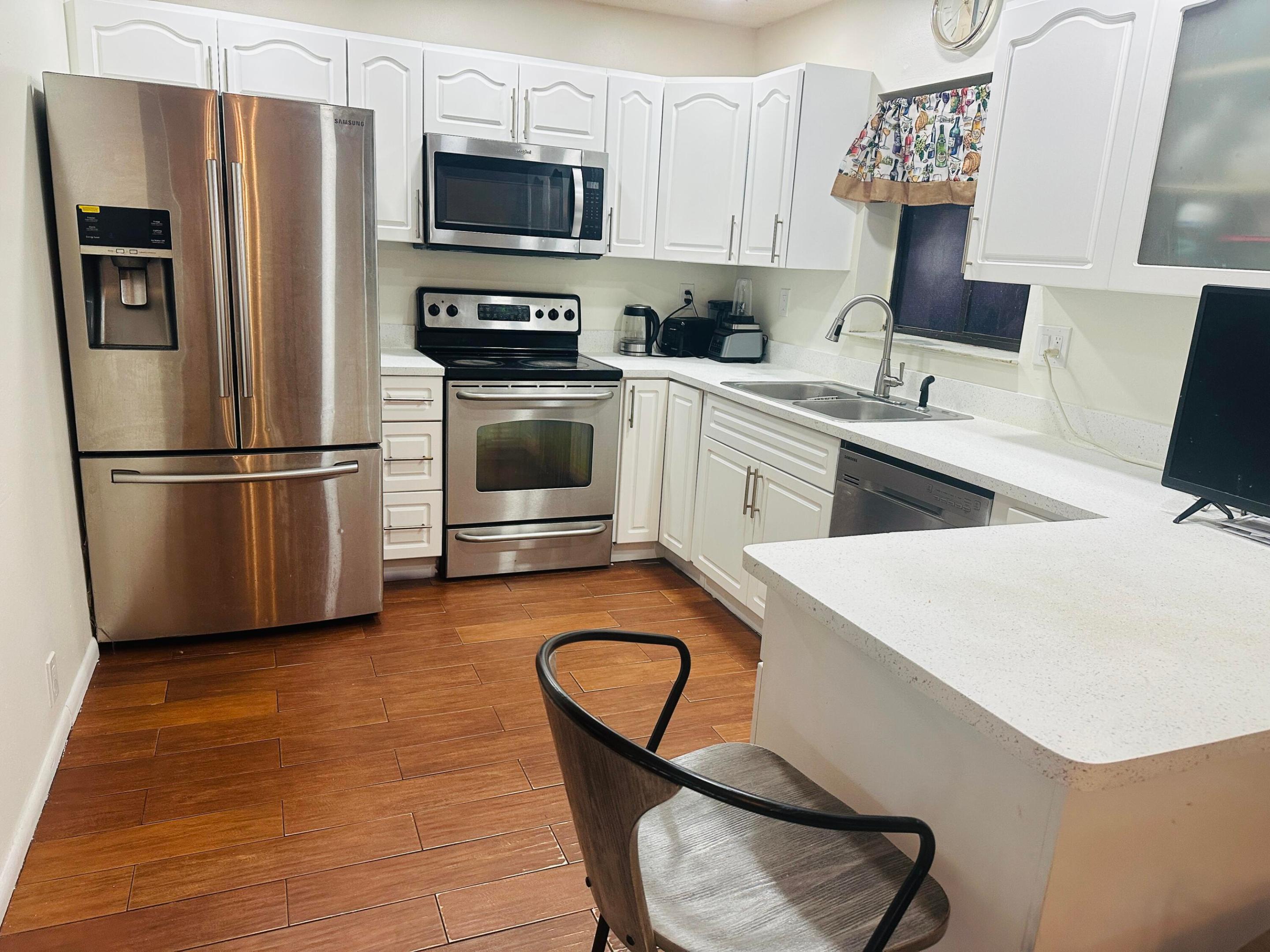 LAUDERDALE NORTH PARK SECTION 6 - Residential