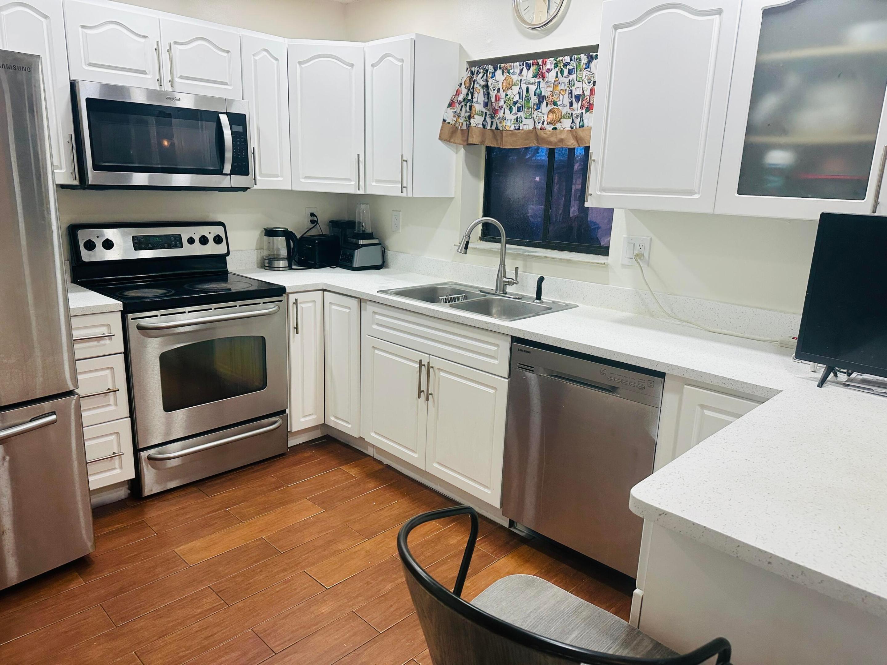 LAUDERDALE NORTH PARK SECTION 6 - Residential