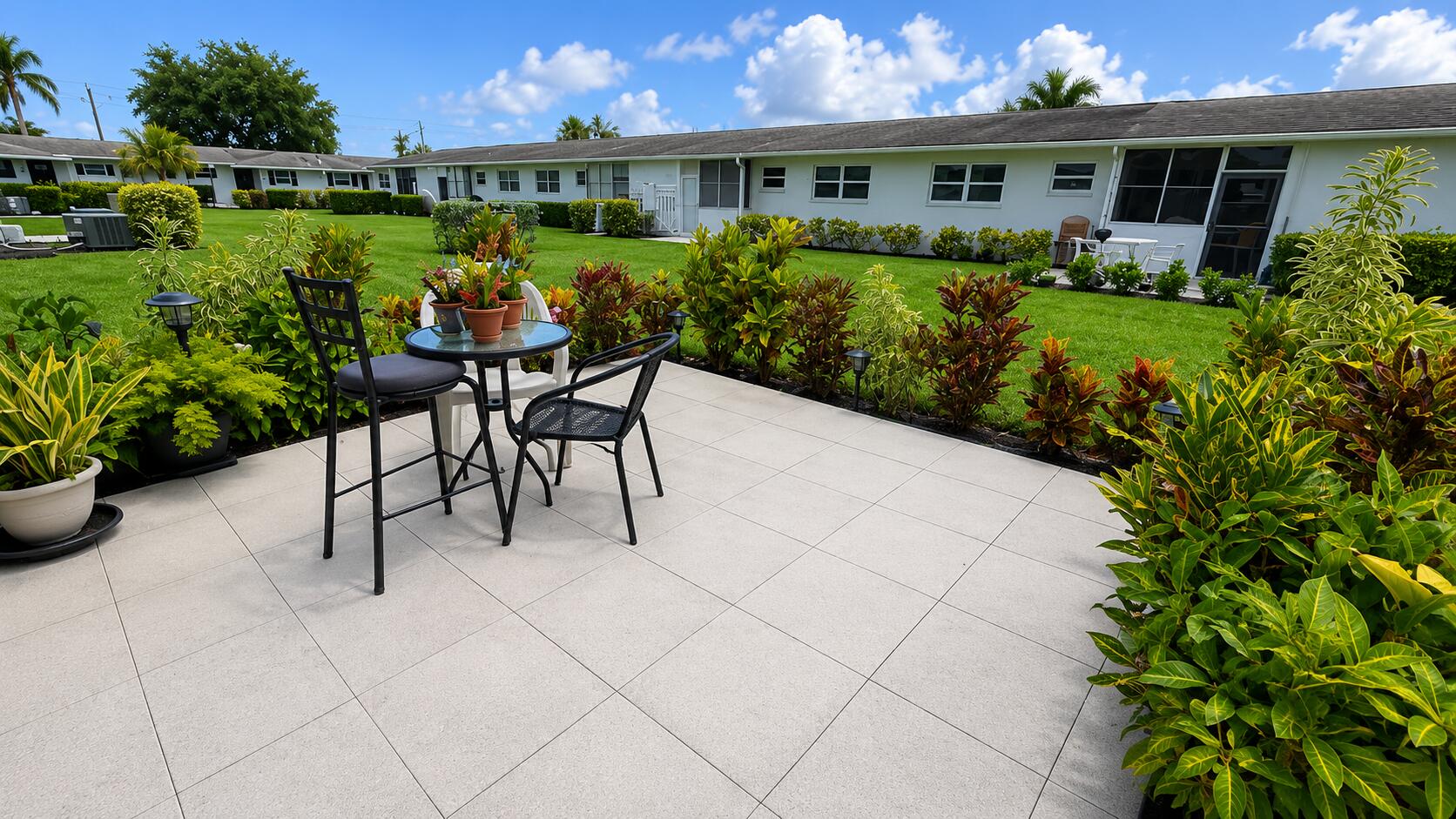 CRESTHAVEN VILLAS 29 CONDO - Residential