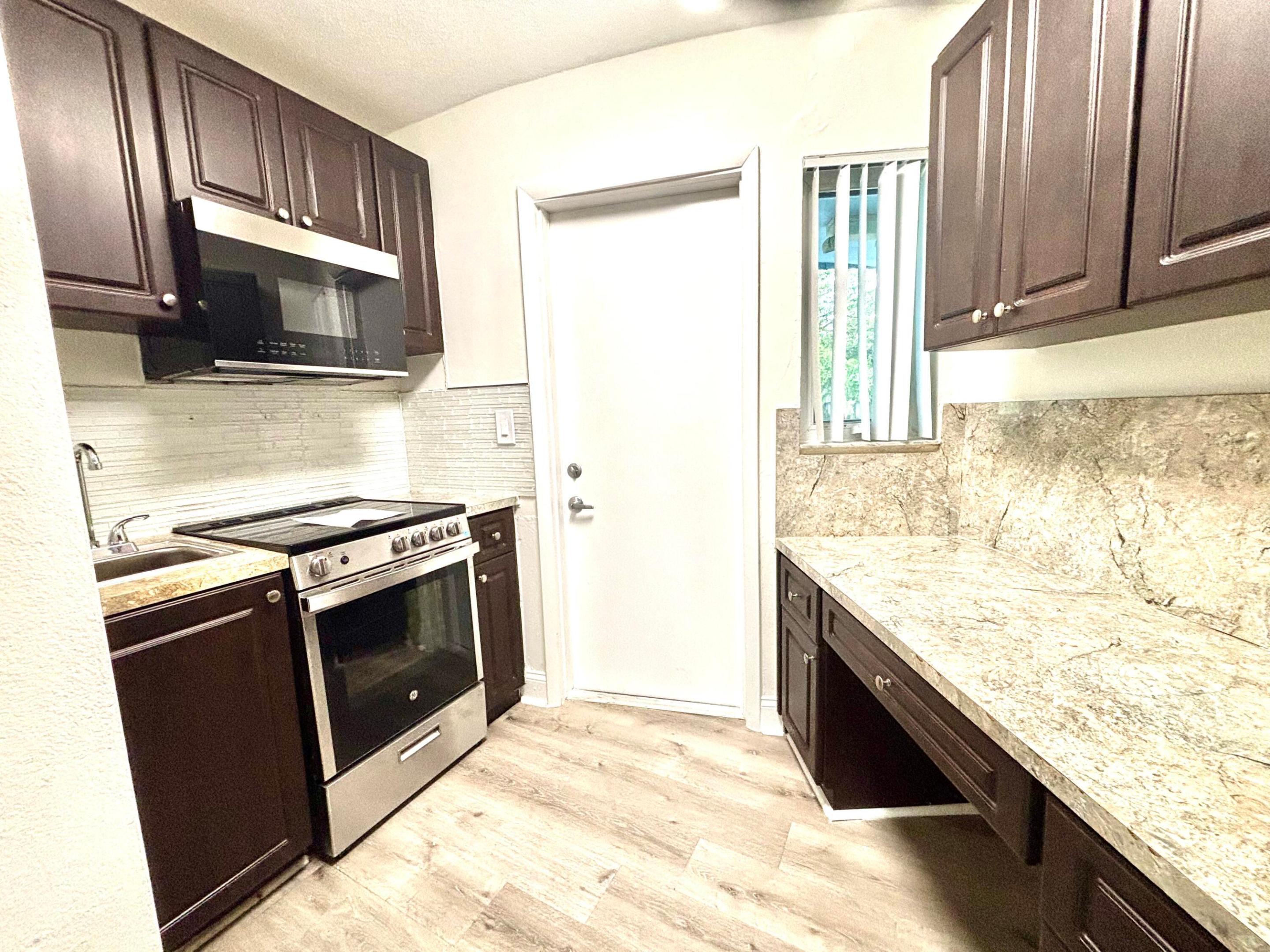 BOCA RATON SQUARE GATEWAY - Residential Lease