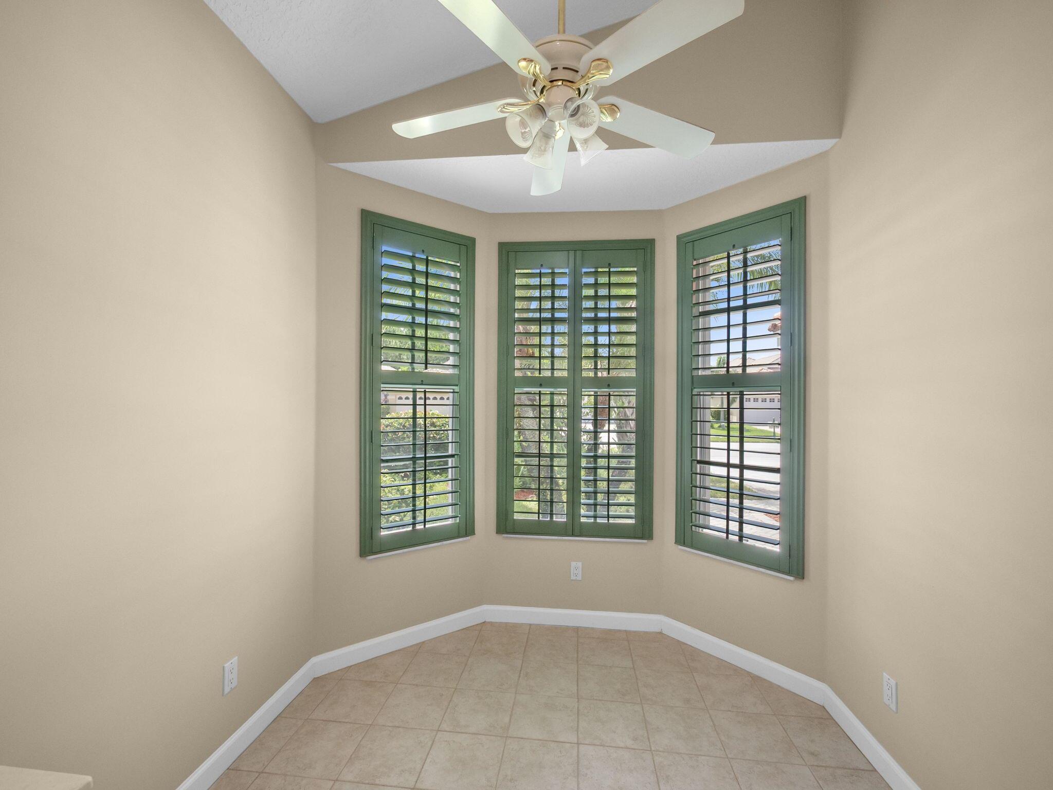 624 SW Saint Thomas Cove, Port St Lucie, FL, 34986/$340,000 4 624 SW Saint Thomas Cove