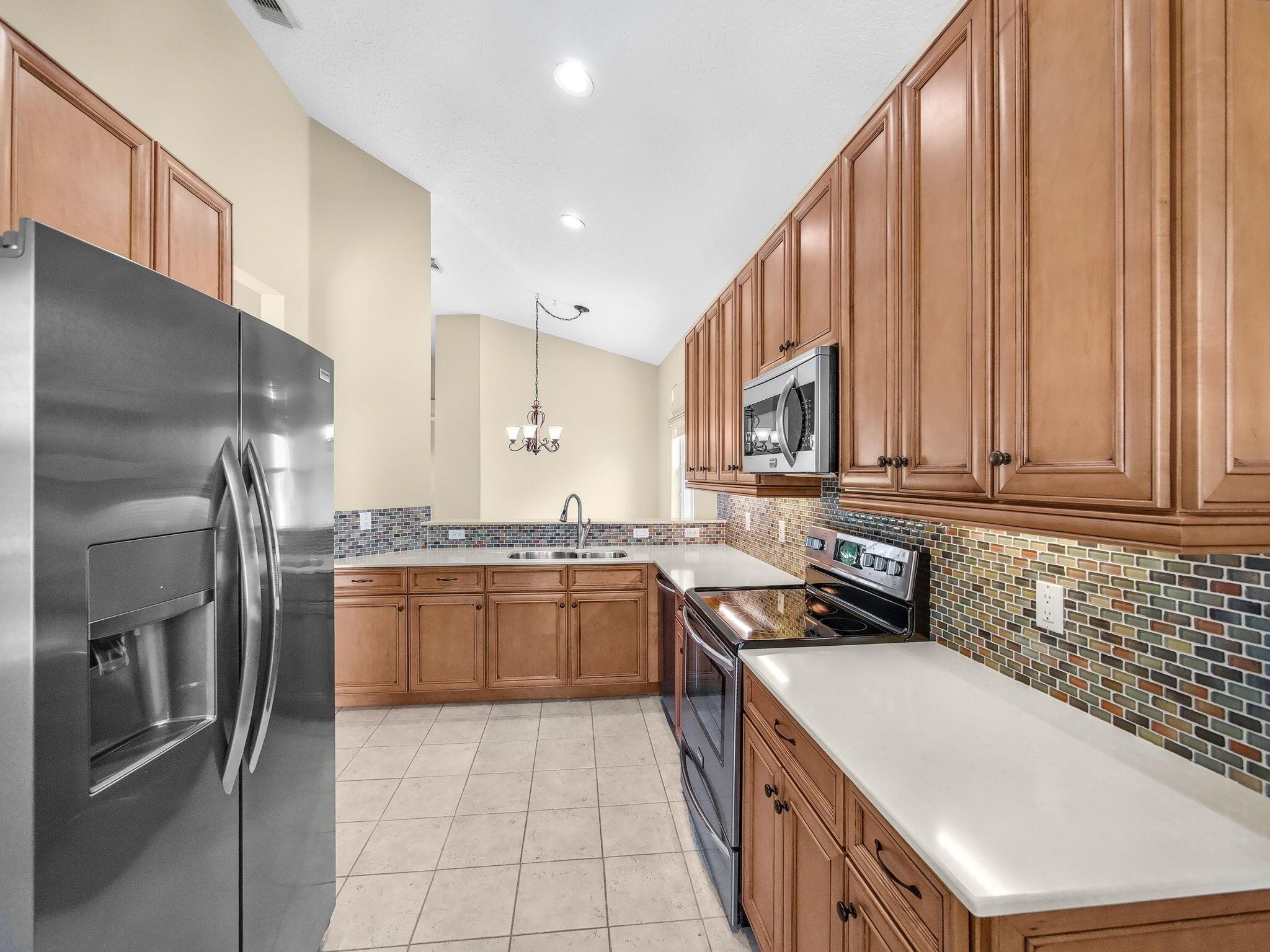624 SW Saint Thomas Cove, Port St Lucie, FL, 34986/$340,000 3 624 SW Saint Thomas Cove