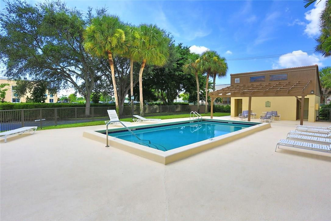 Meadow Knoll Townhomes - Residential
