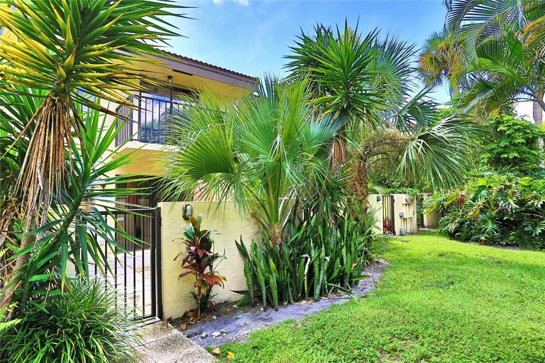 Meadow Knoll Townhomes - Residential