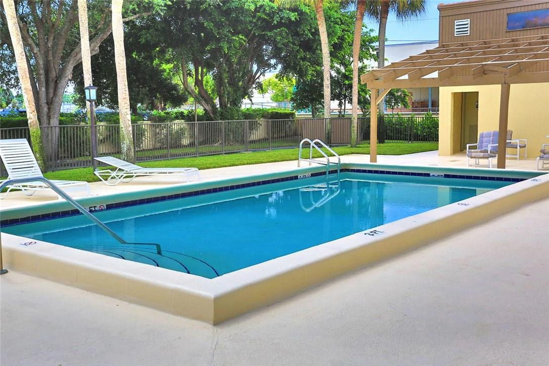 Meadow Knoll Townhomes - Residential