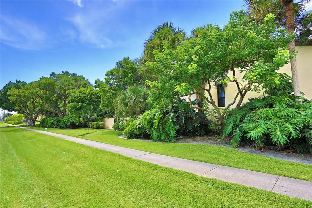 Meadow Knoll Townhomes - Residential