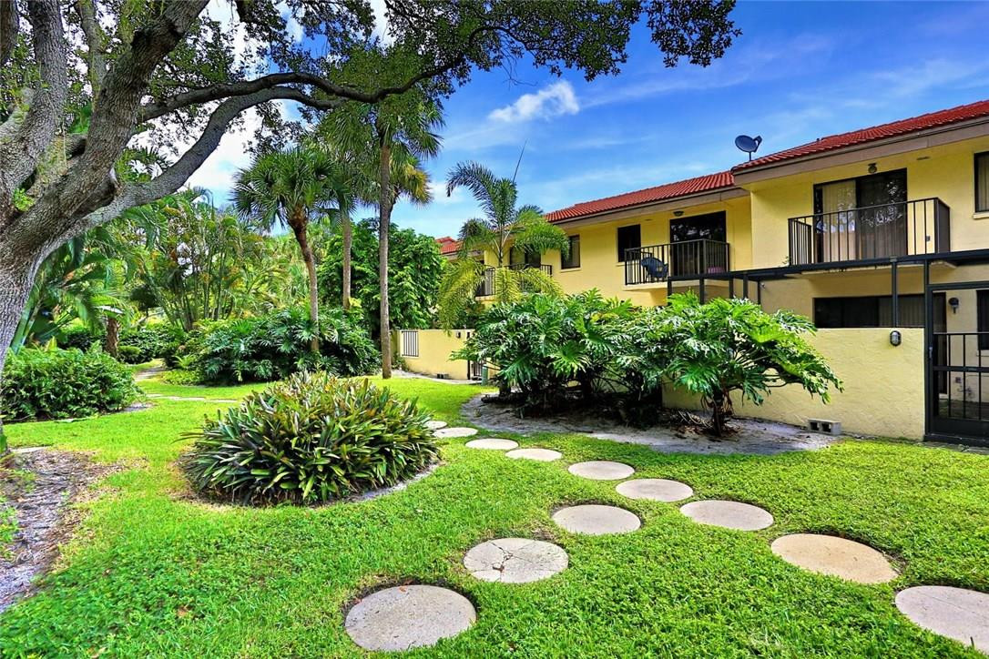 Meadow Knoll Townhomes - Residential