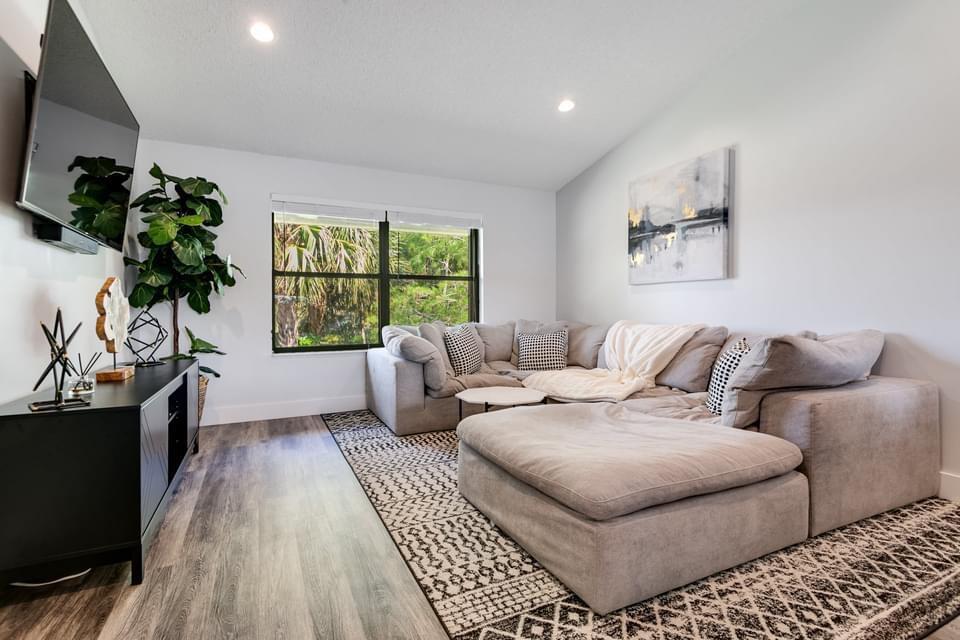 SHEFFIELD WOODS AT WELLINGTON CONDO - Residential