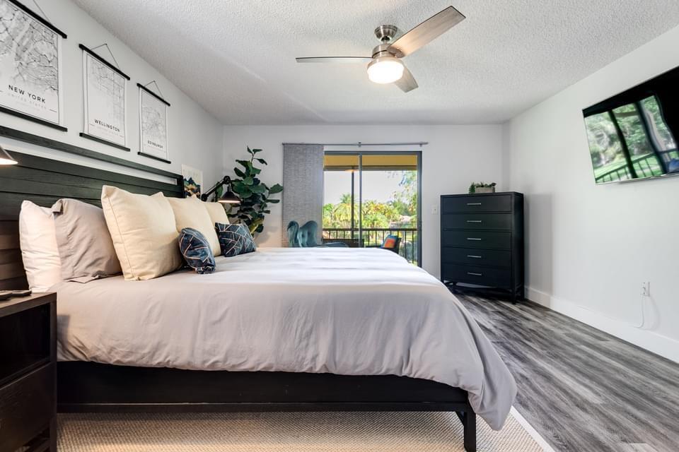 SHEFFIELD WOODS AT WELLINGTON CONDO - Residential