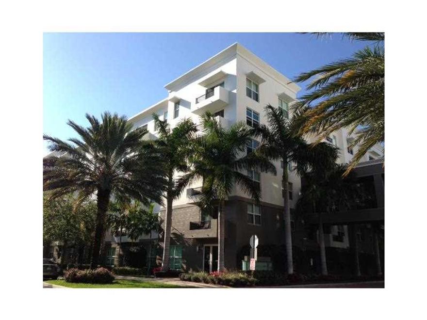 Stunning penthouse 2 bedroom with DEN!  The view is of the courtyard & fountain. Lauderdale One is a newer condo bldg. with outstanding amenities:  pool, business center, guest suite, gym, party room. No pets allowed for tenants! Parking space #1043.